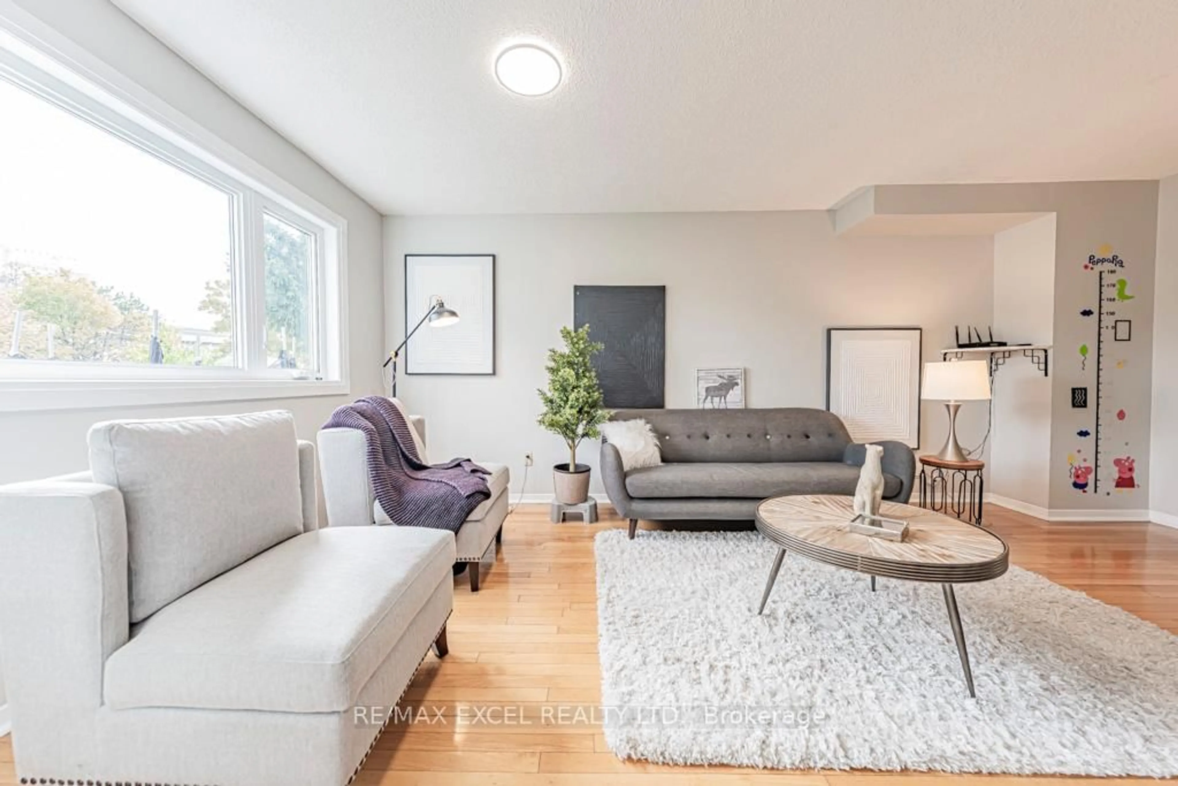 Living room with furniture, unknown for 21 Brimstone Cres, Toronto Ontario M1V 3C8