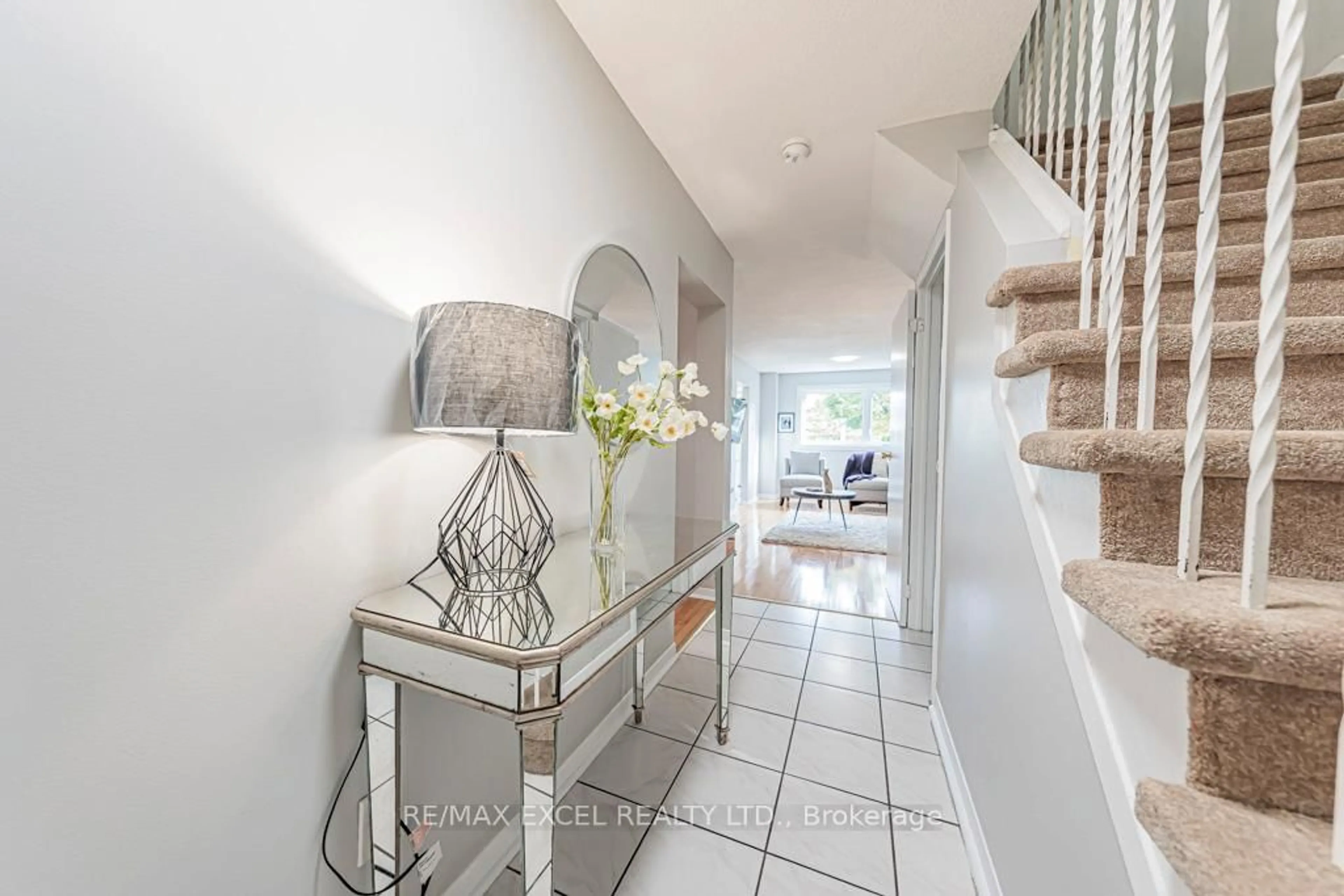 Indoor entryway for 21 Brimstone Cres, Toronto Ontario M1V 3C8