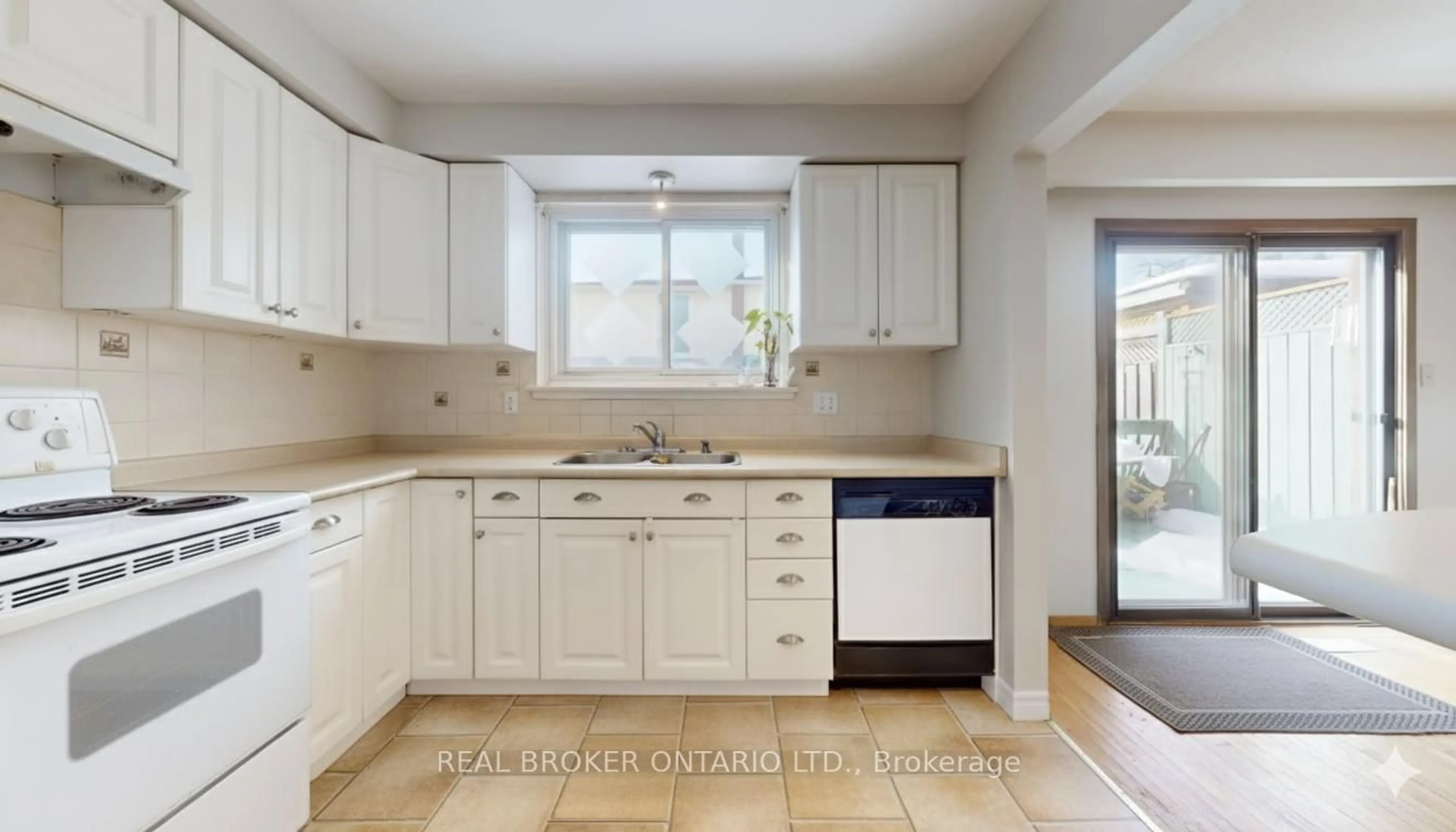 Standard kitchen, ceramic/tile floor for 1166 Valley Crt, Oshawa Ontario L1J 3M5