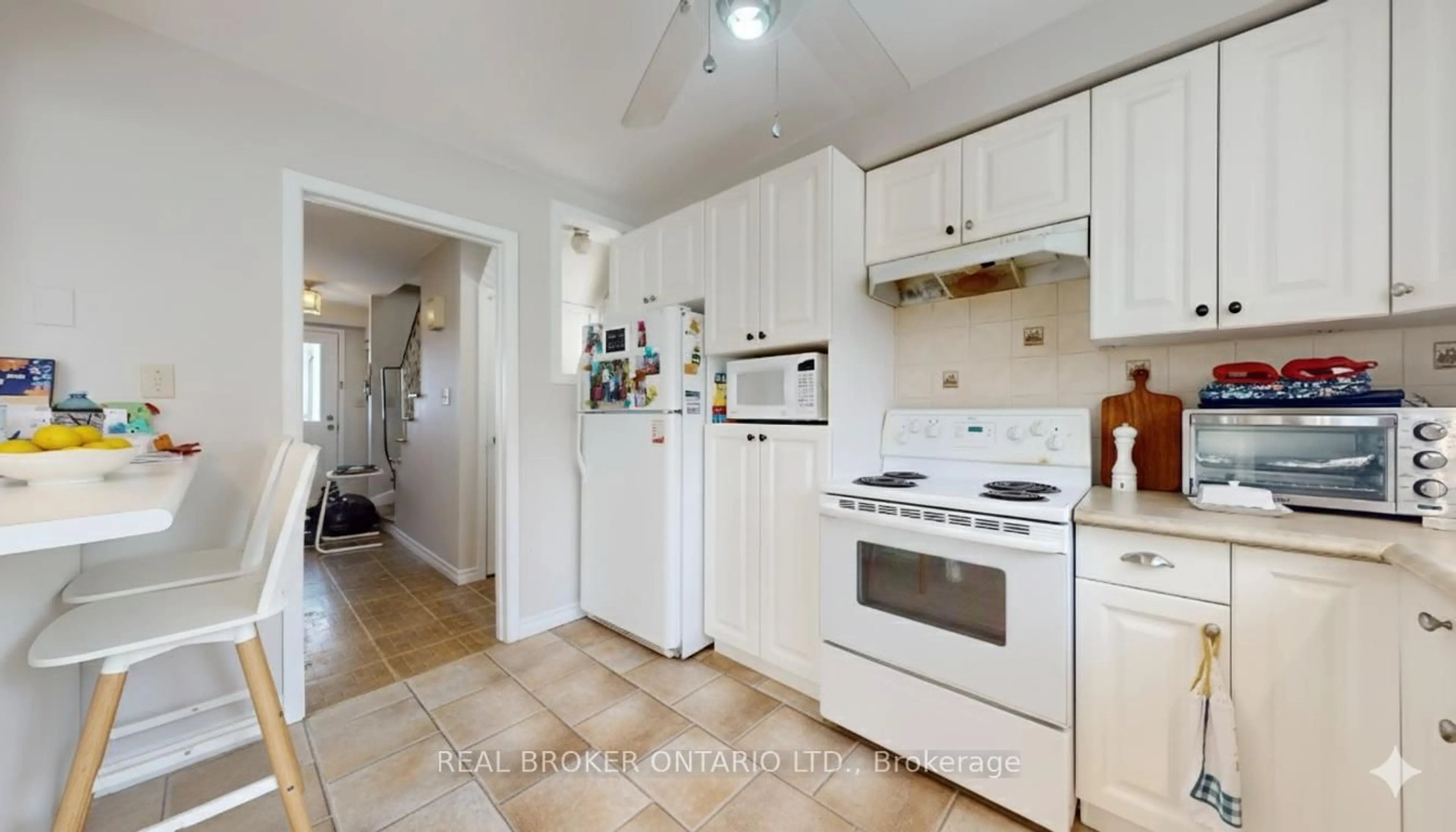 Standard kitchen, ceramic/tile floor for 1166 Valley Crt, Oshawa Ontario L1J 3M5