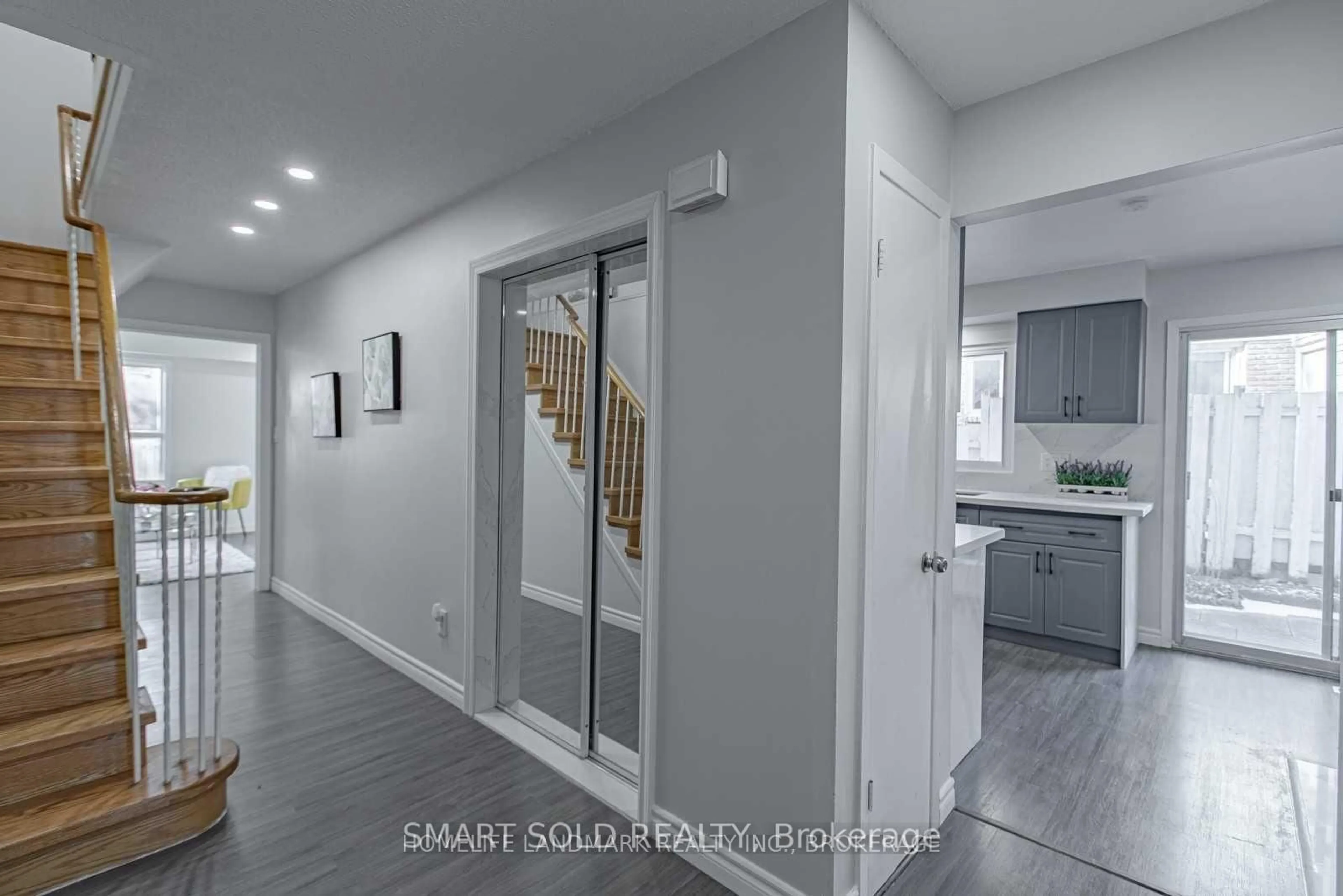 Indoor entryway for 146 Placentia Blvd, Toronto Ontario M1S 4H1