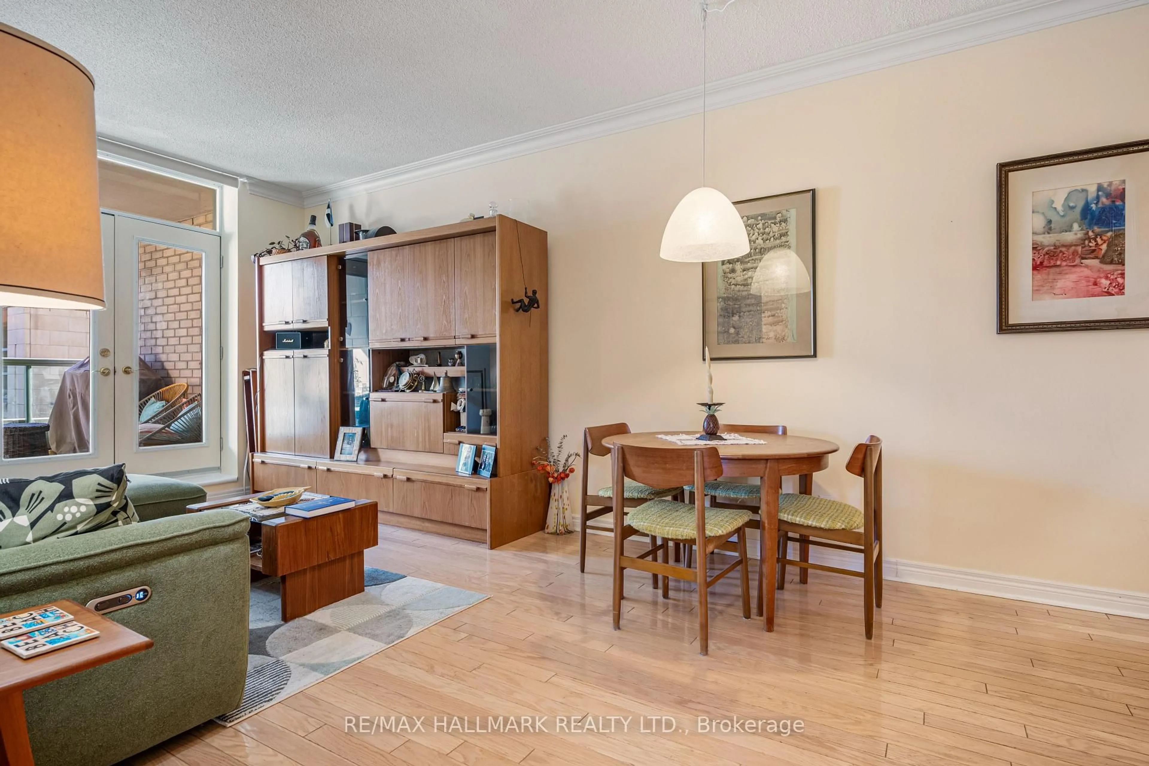 Unknown for 35 Boardwalk Dr #222, Toronto Ontario M4L 3Y8