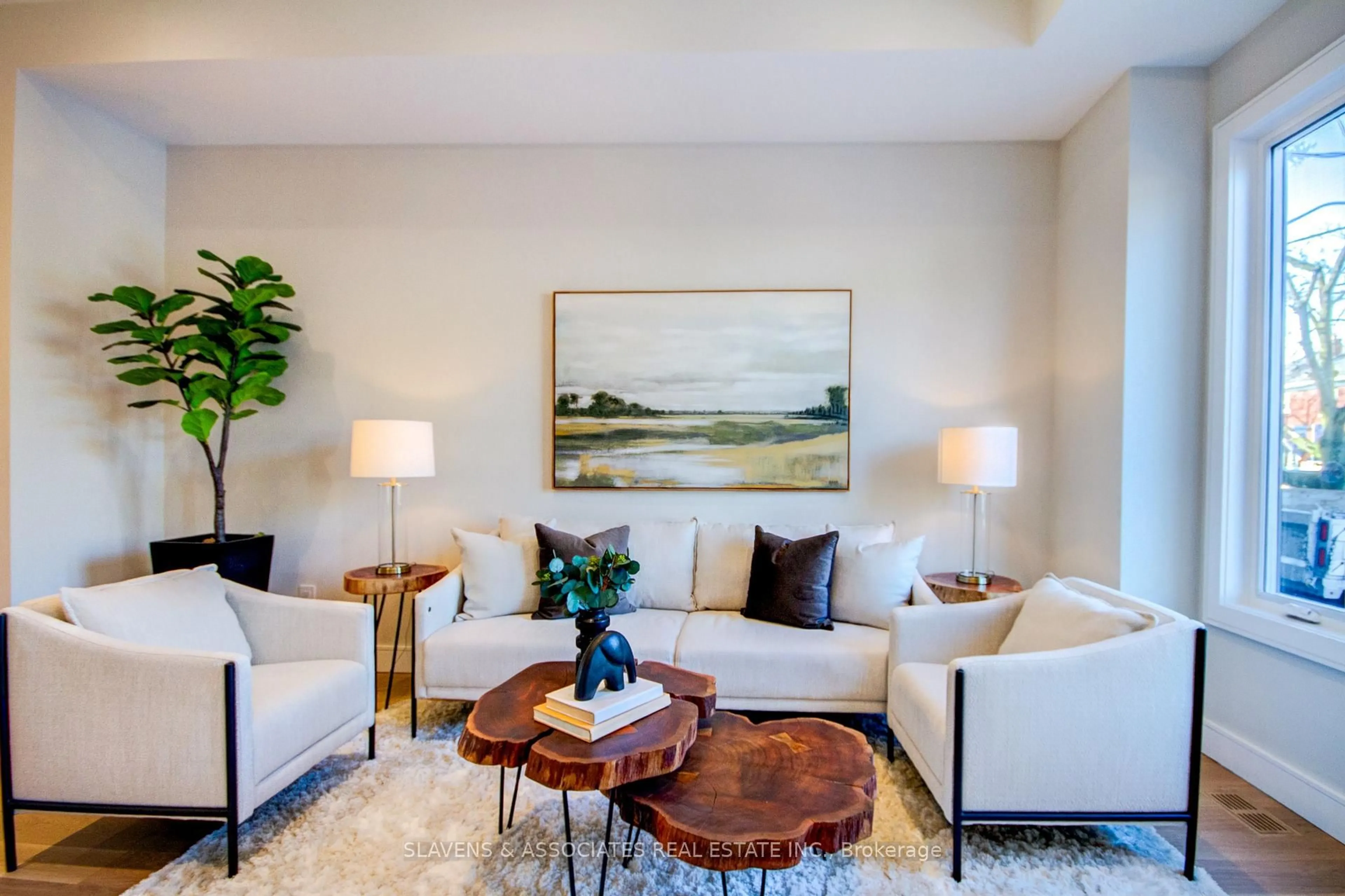 Living room with furniture, unknown for 3C Linton Ave, Toronto Ontario M1N 1W5