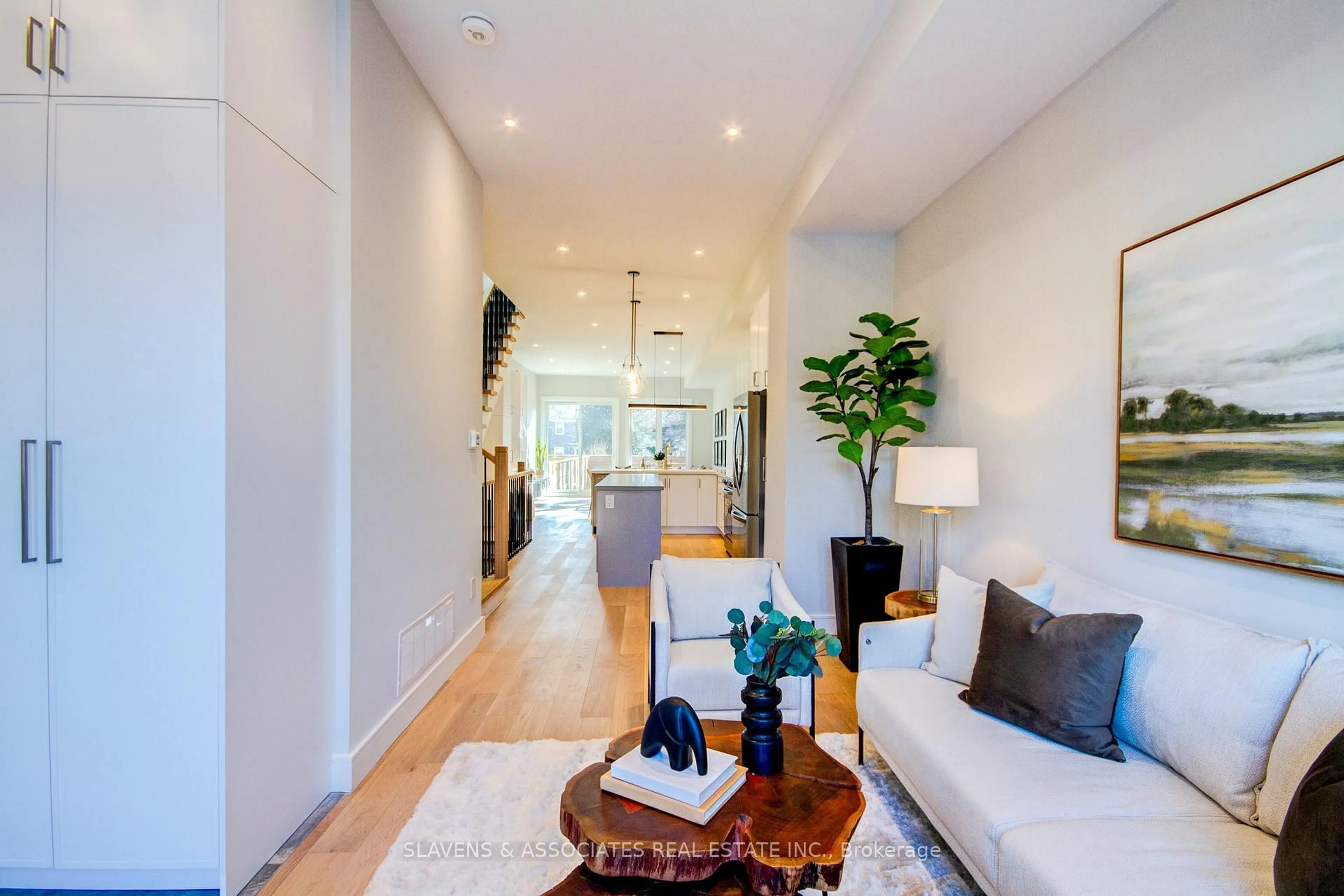 Unknown for 3C Linton Ave, Toronto Ontario M1N 1W5