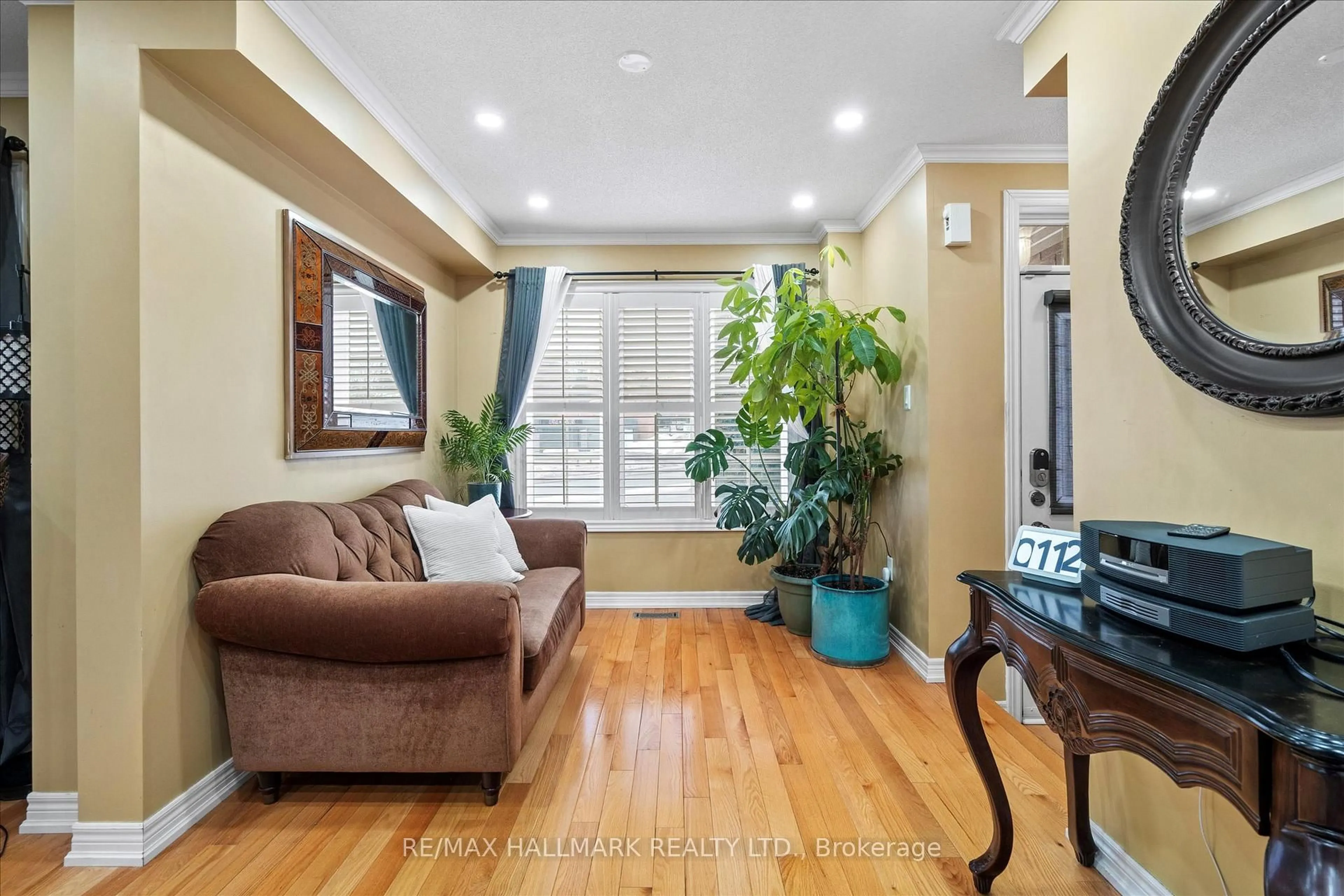 Living room with furniture, unknown for 3358C Kingston Rd, Toronto Ontario M1M 1R2