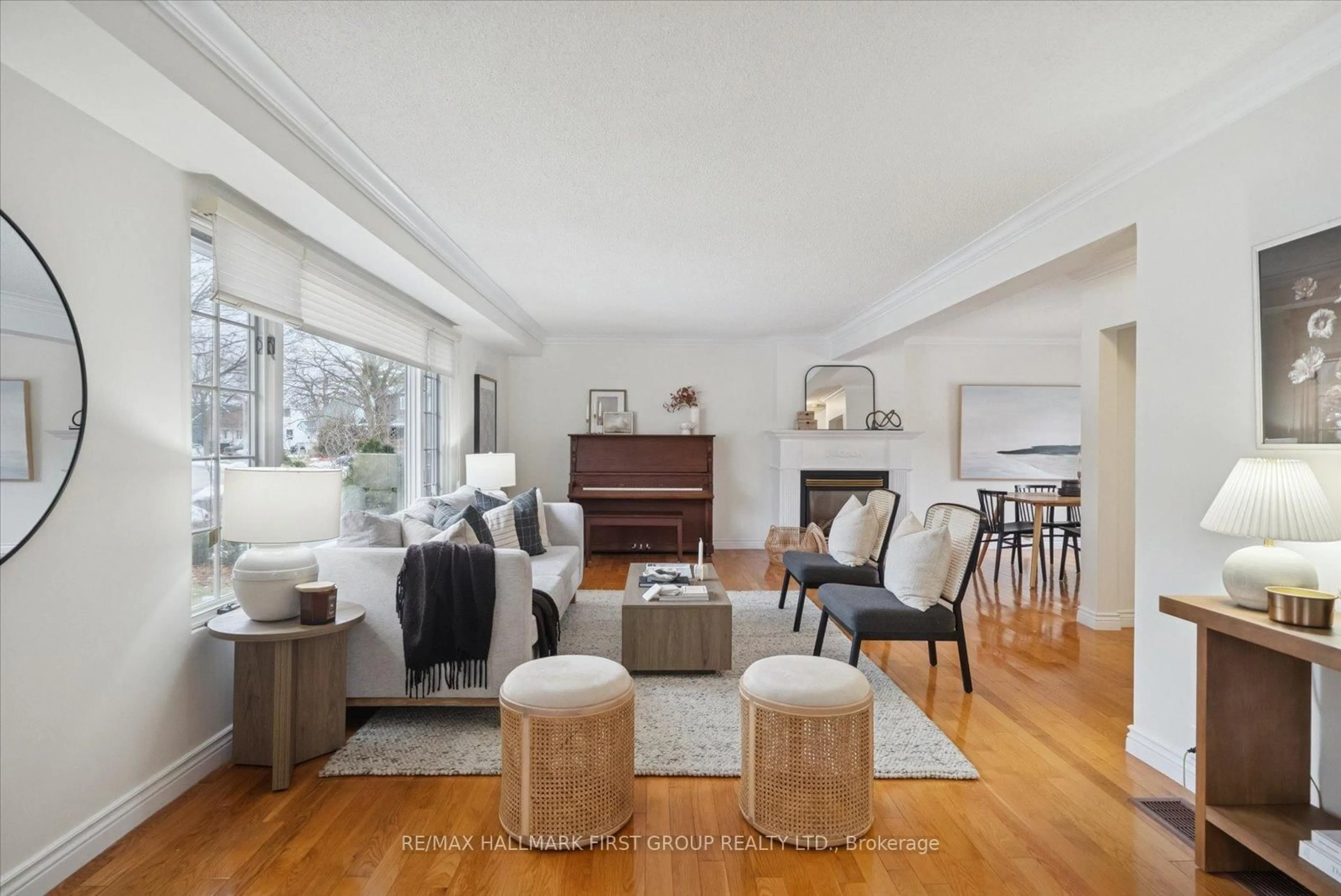 Living room with furniture, unknown for 153 Admiral Rd, Ajax Ontario L1S 2P2