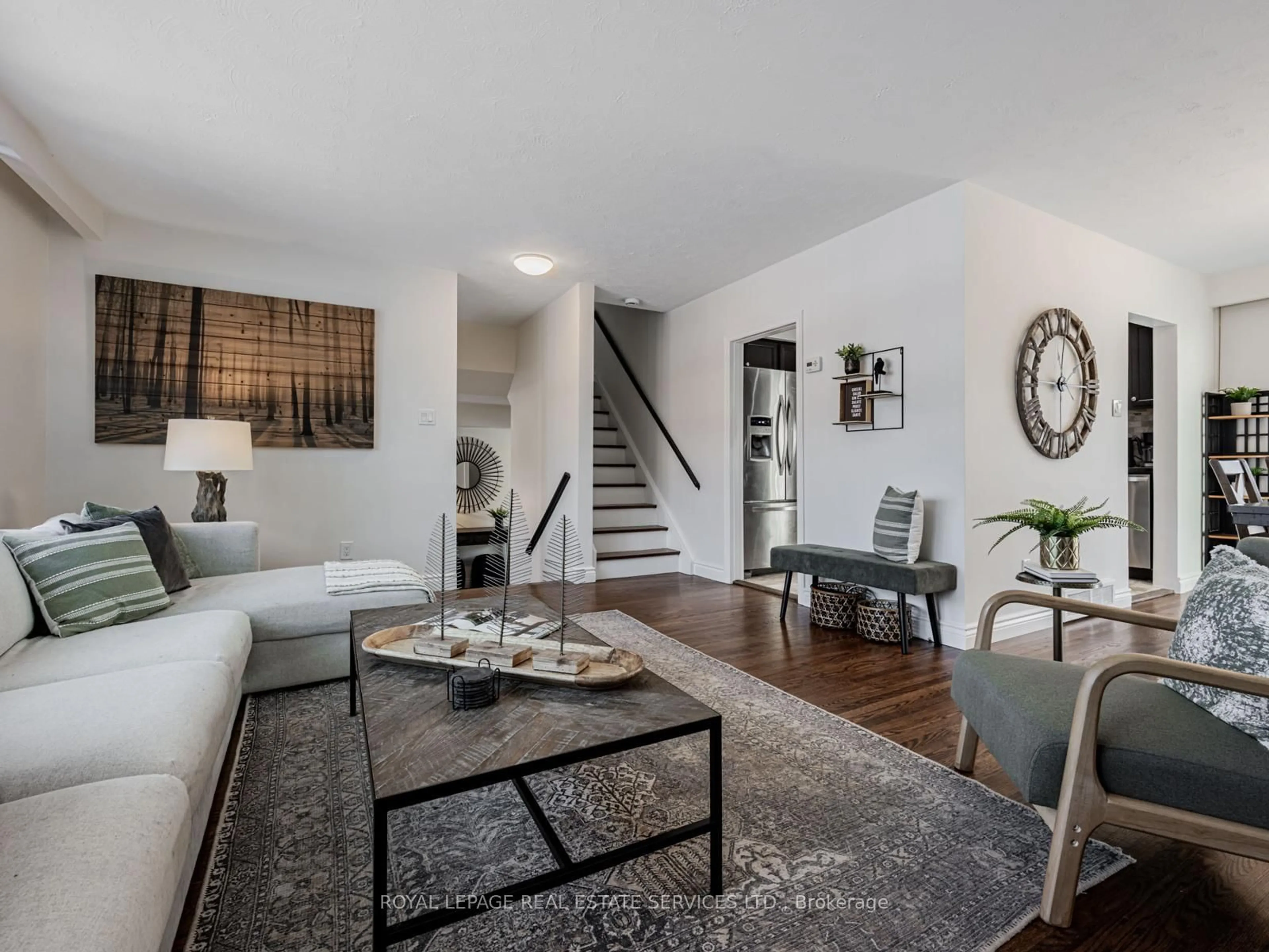 Living room with furniture, unknown for 36 Ravenview Dr, Toronto Ontario M1E 3M1