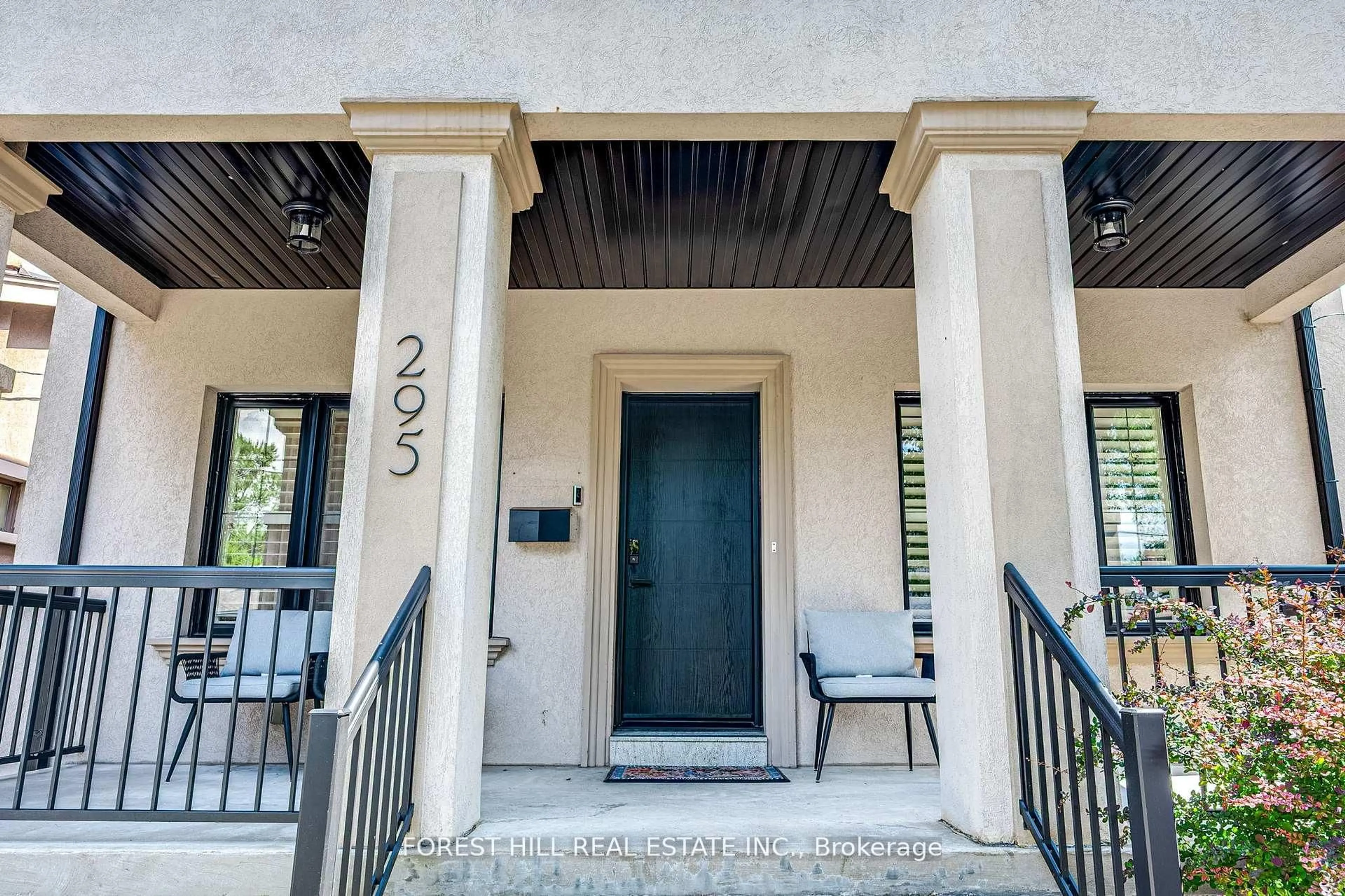 Indoor entryway for 295 Strathmore Blvd, Toronto Ontario M4J 1P9