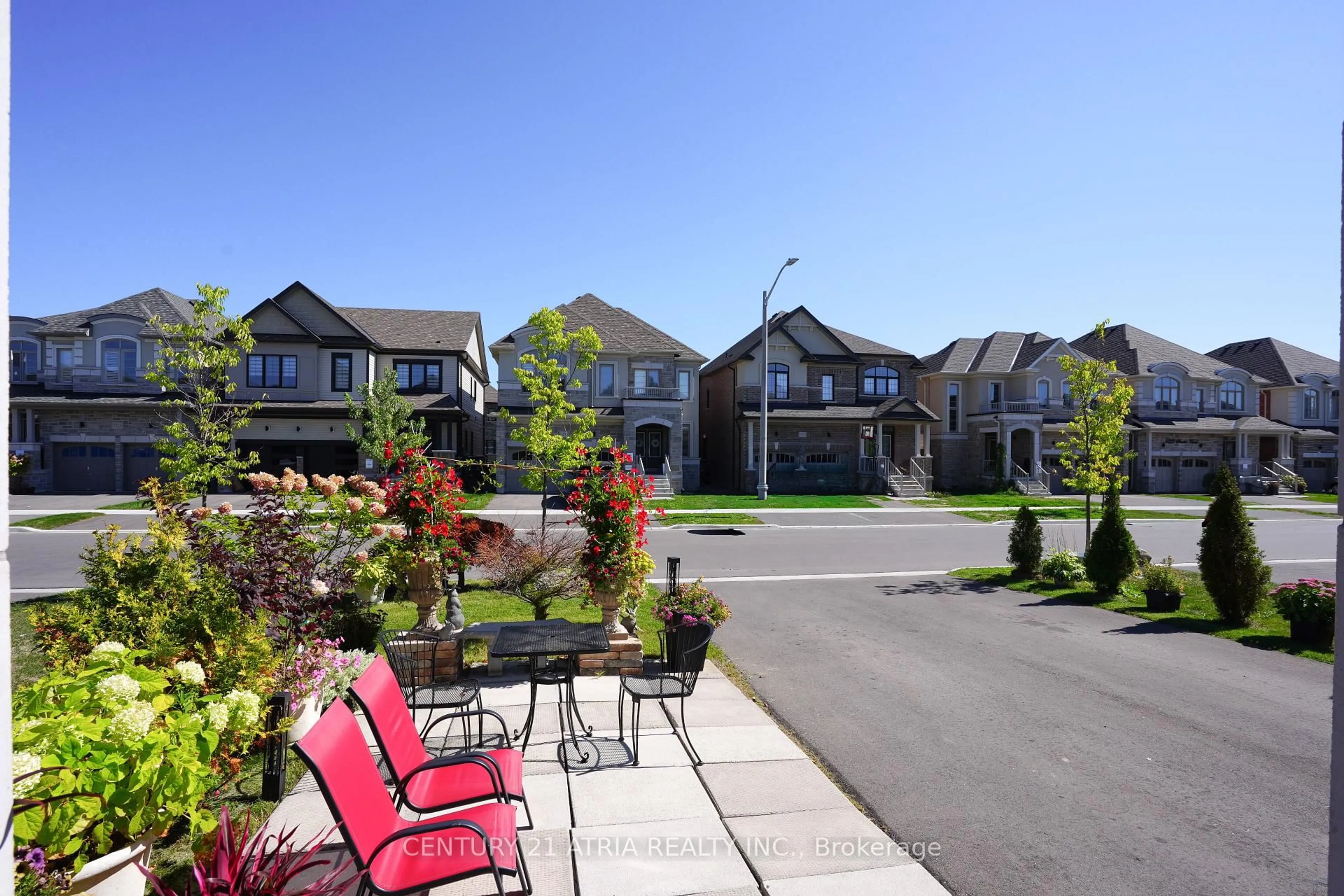 Patio, street for 1214 Shankel Rd, Oshawa Ontario L1K 3G2