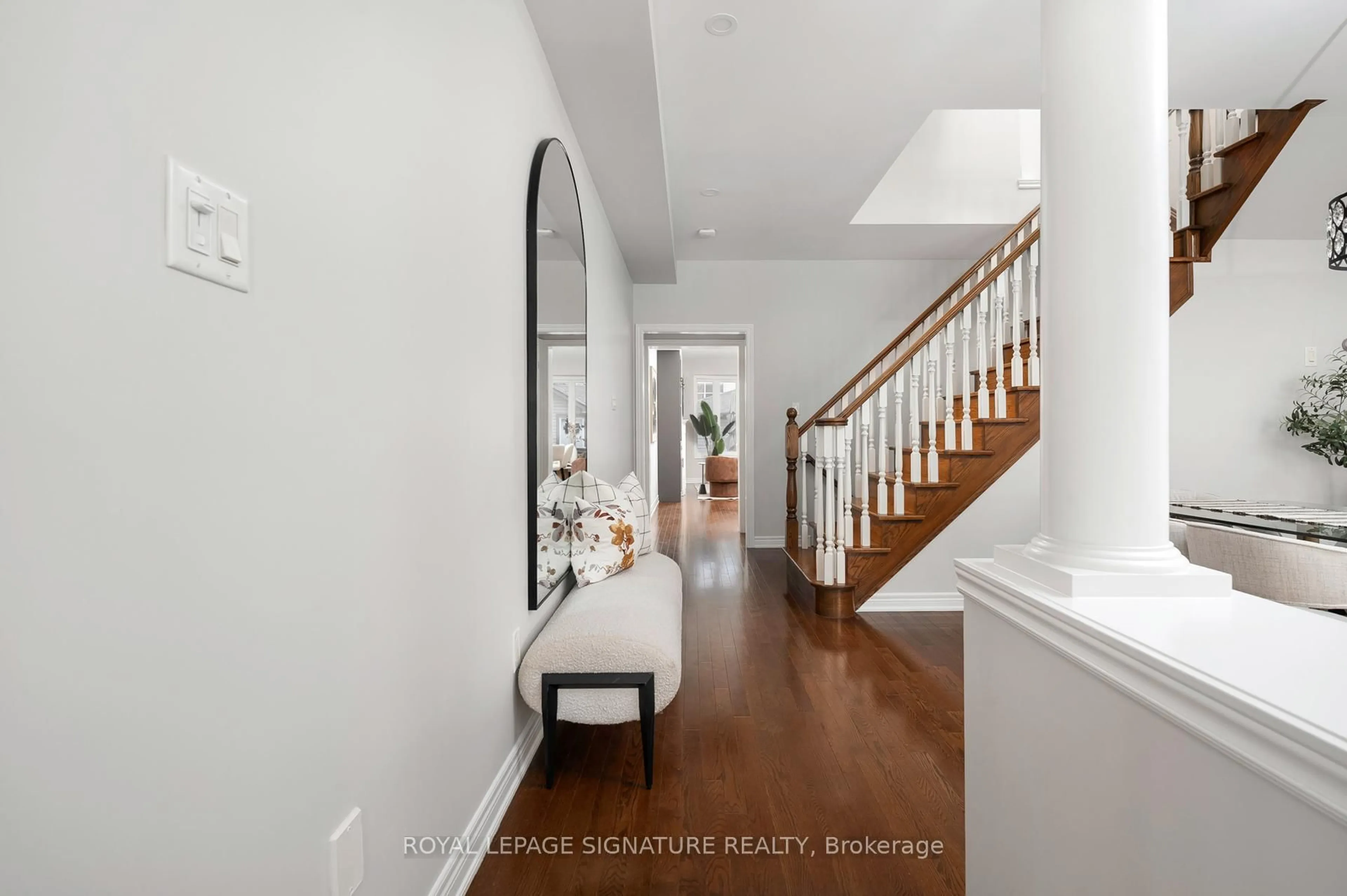 Indoor entryway for 89 Winners Circ, Toronto Ontario M4L 3Y7