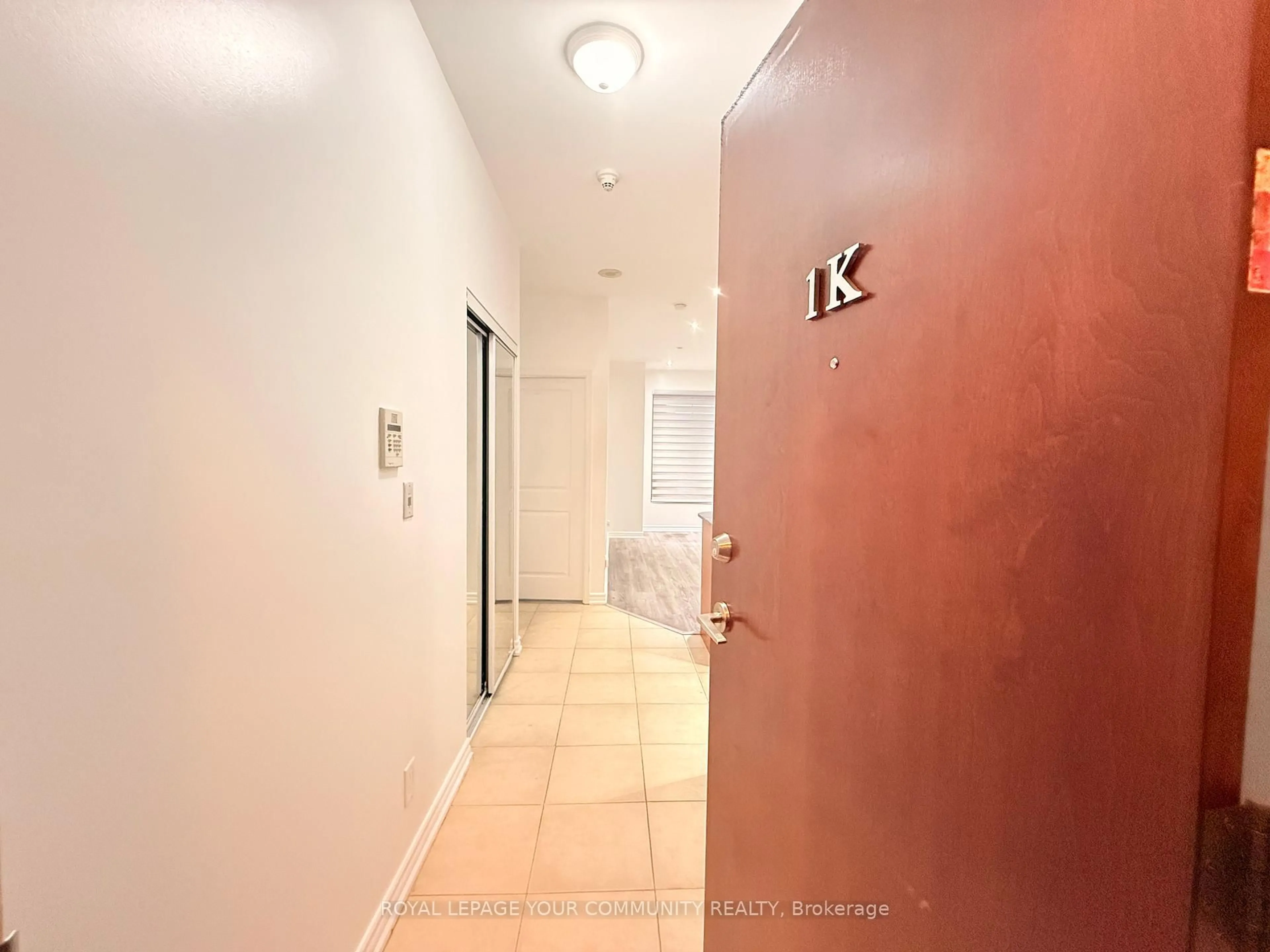 Indoor entryway for 6 Rosebank Dr #1k, Toronto Ontario M1B 0A1