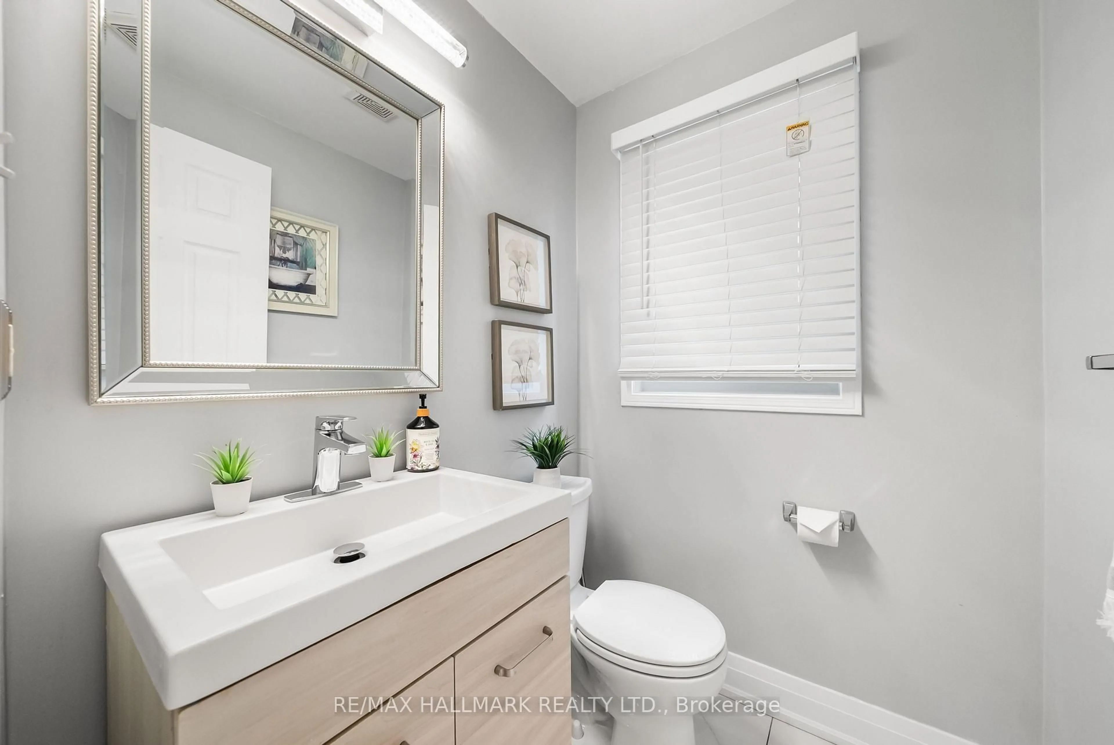 Standard bathroom, ceramic/tile floor for 205 Bean Cres, Ajax Ontario L1T 4K4