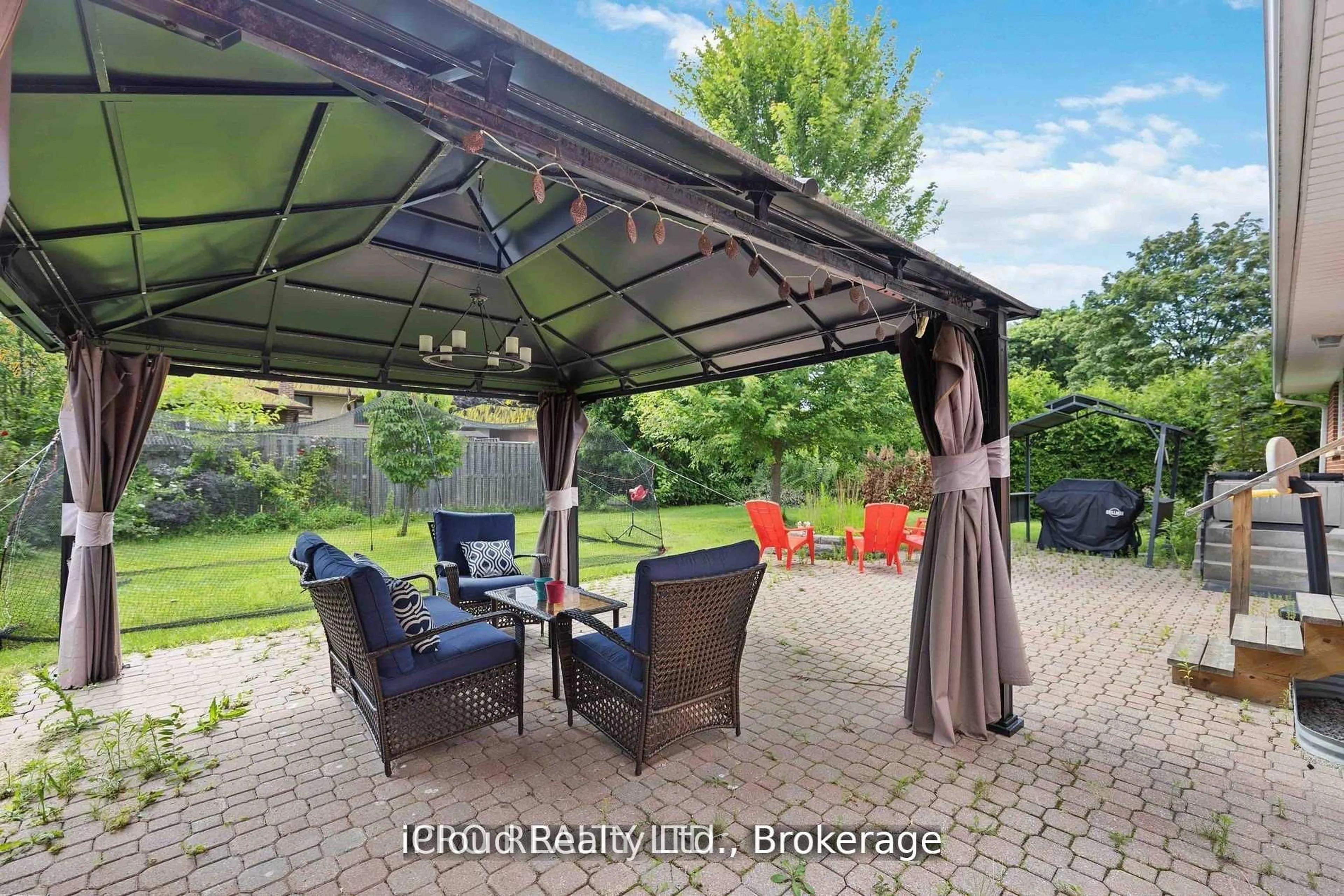 Patio, water/lake/river/ocean view for 736 Westdale St, Oshawa Ontario L1J 5B7