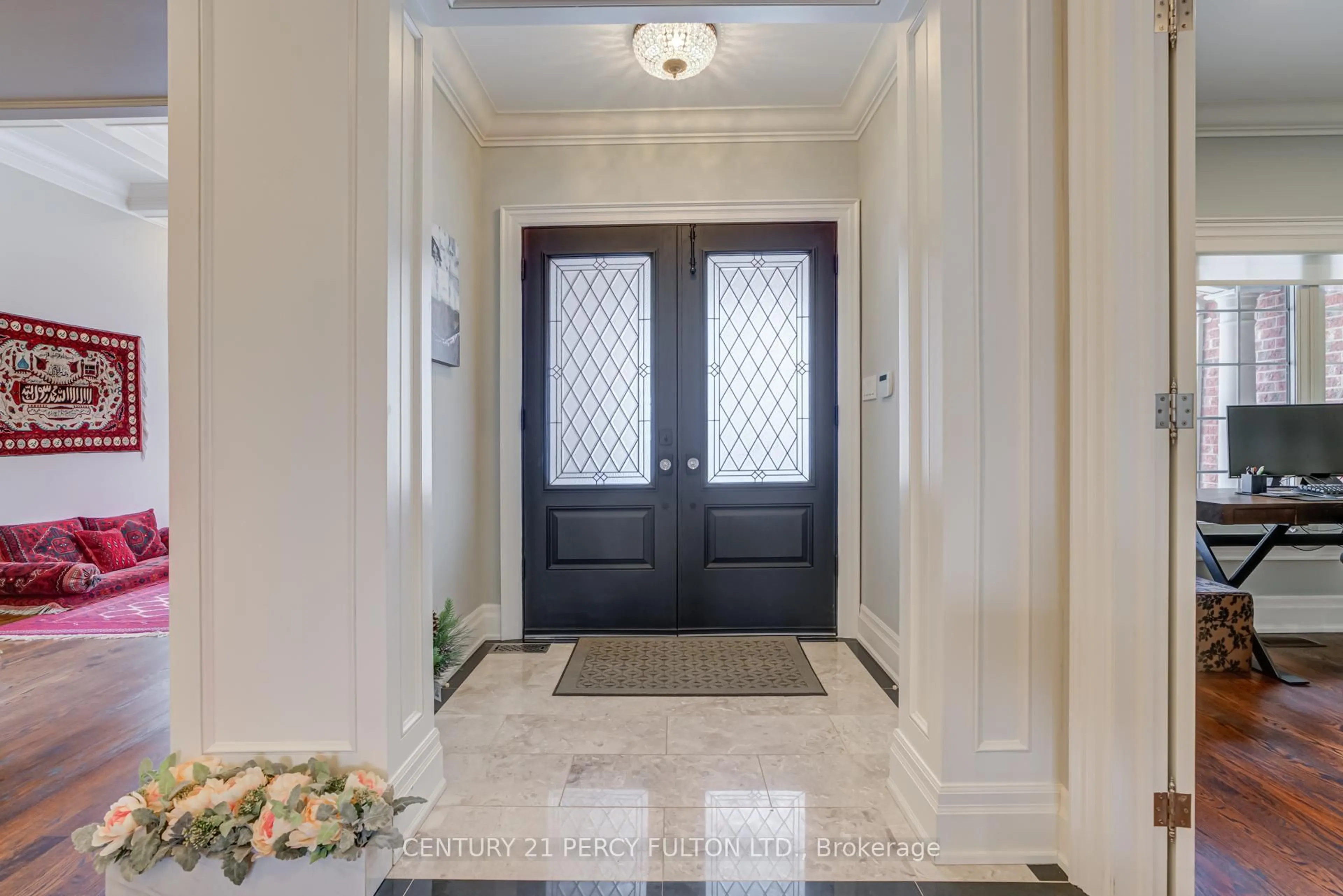 Indoor entryway for 19 Wilson House Dr, Whitby Ontario L0B 1A0