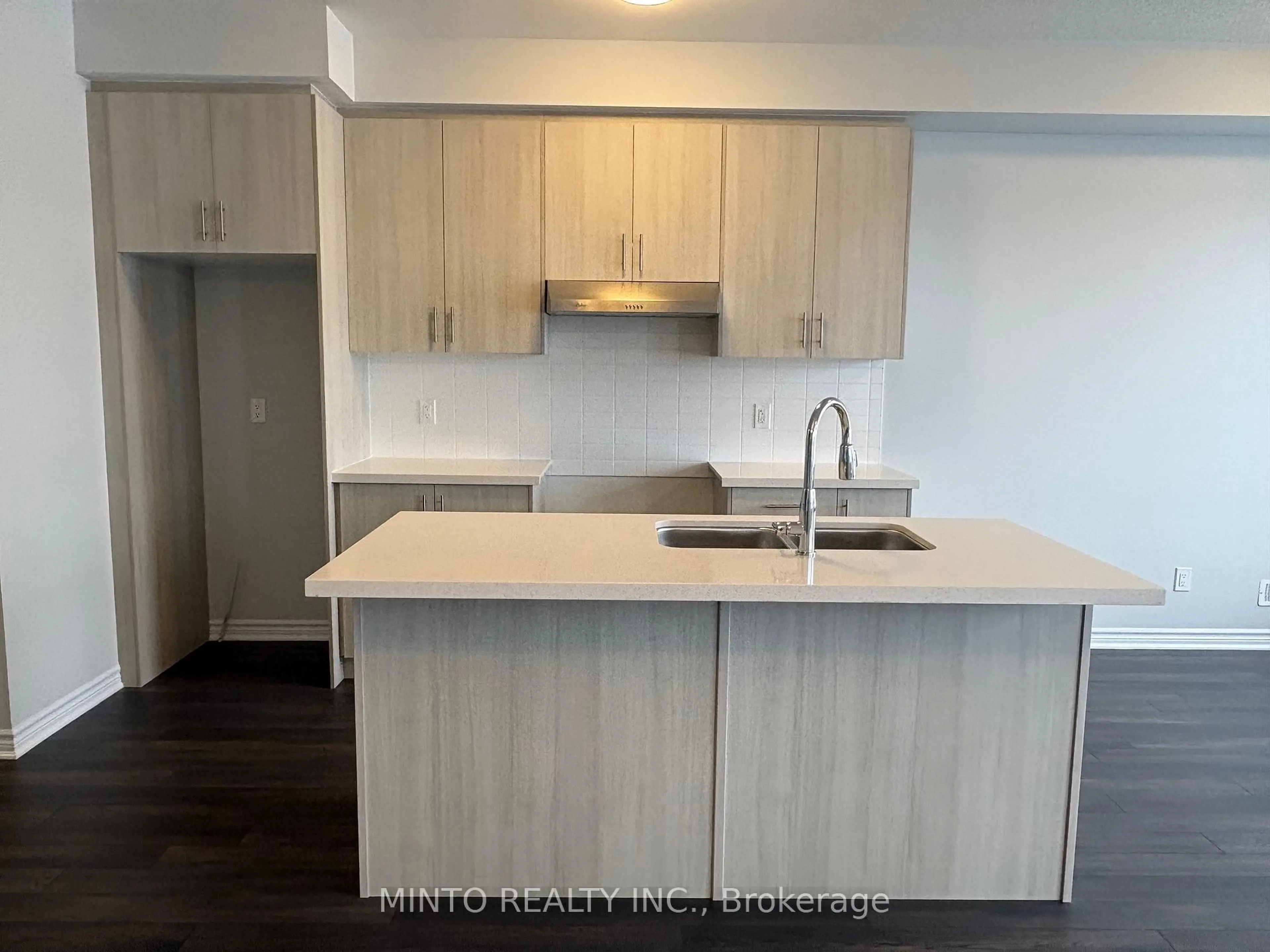 Standard kitchen, wood/laminate floor for 1196 Greentree Path, Oshawa Ontario L1H 8L7