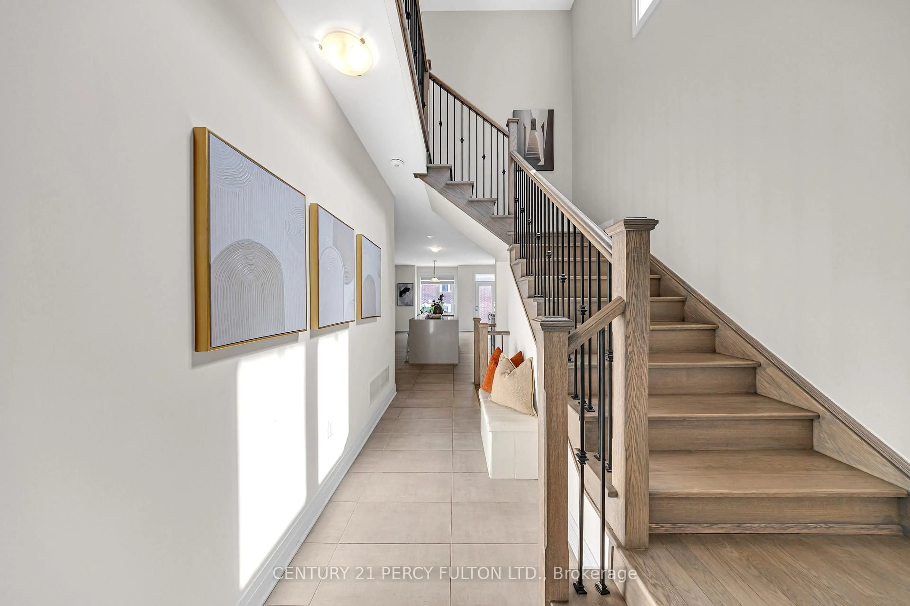 Indoor foyer for 3136 Willowridge Path, Pickering Ontario L1X 0N5
