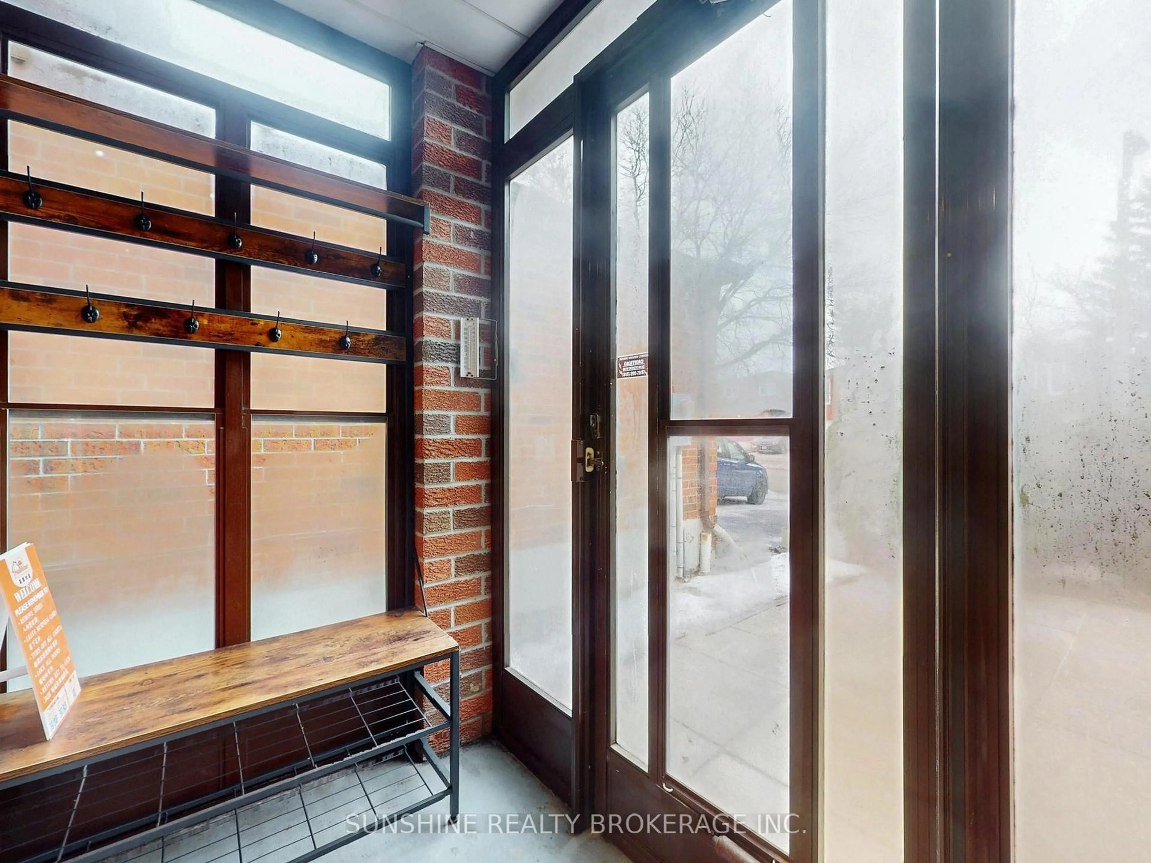 Indoor entryway for 4 Treerun Ave, Toronto Ontario M1V 3K6