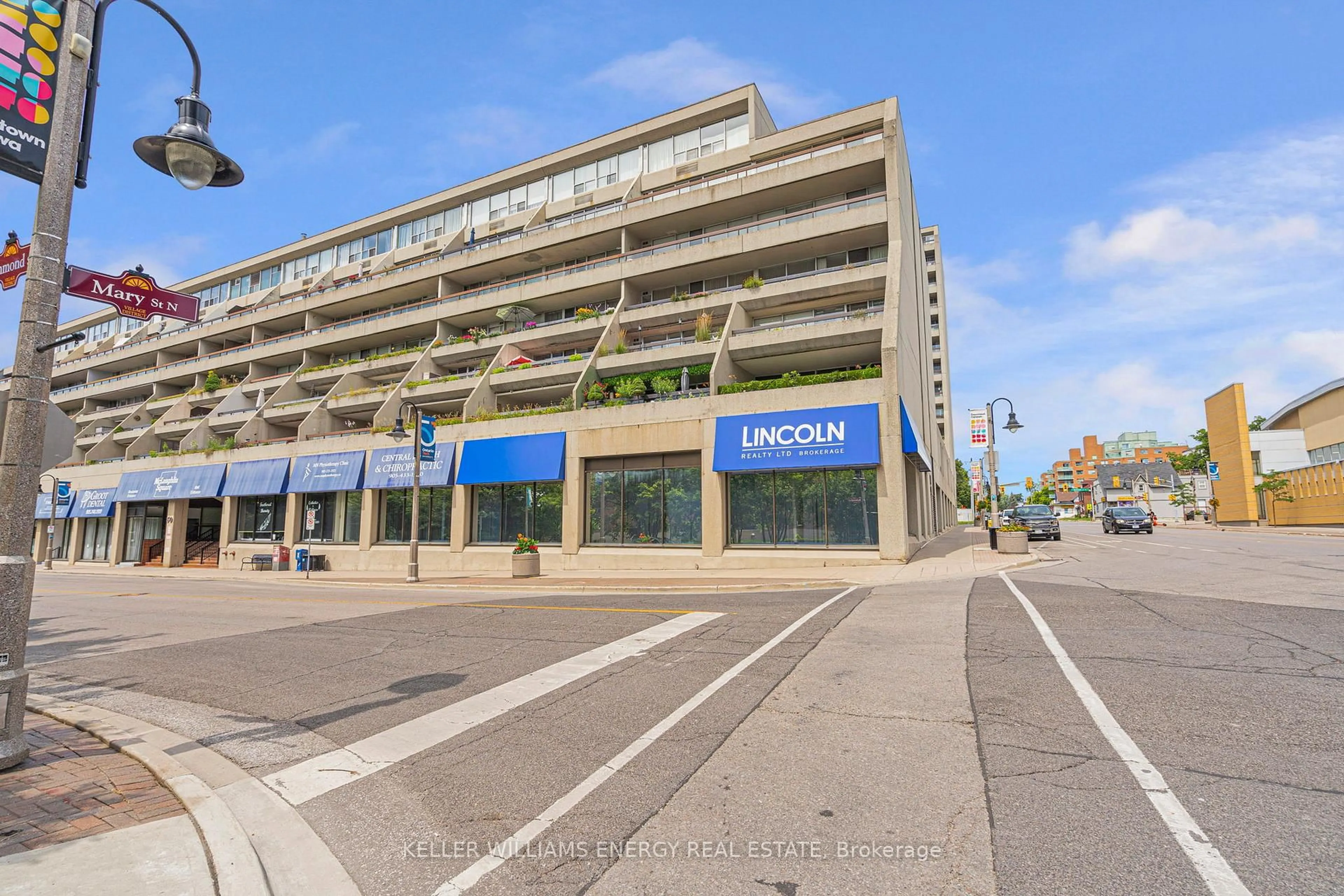 Indoor foyer for 50 Richmond St #432, Oshawa Ontario L1G 7C7