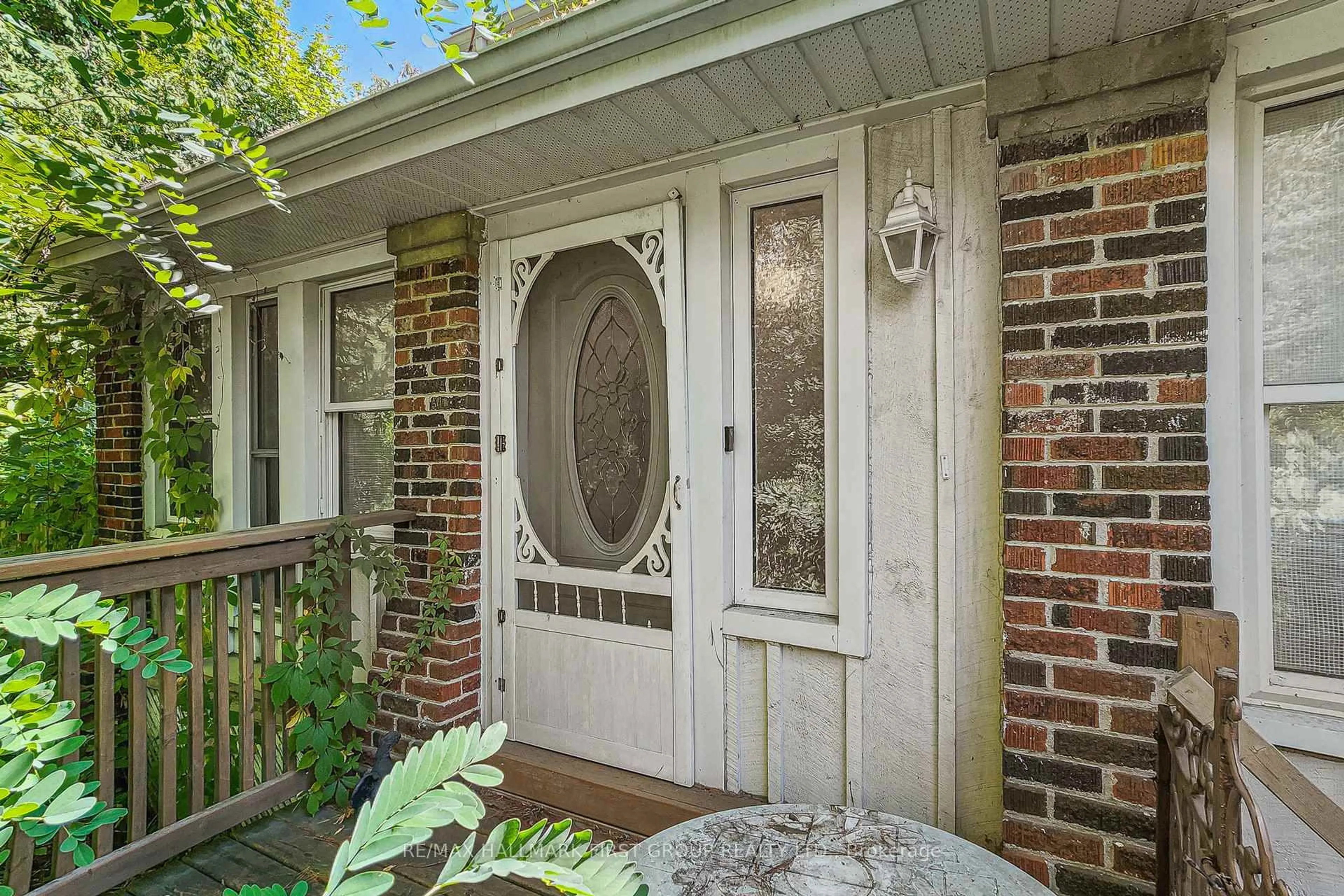 Unknown for 1433 Finch Ave, Pickering Ontario L1V 1J8