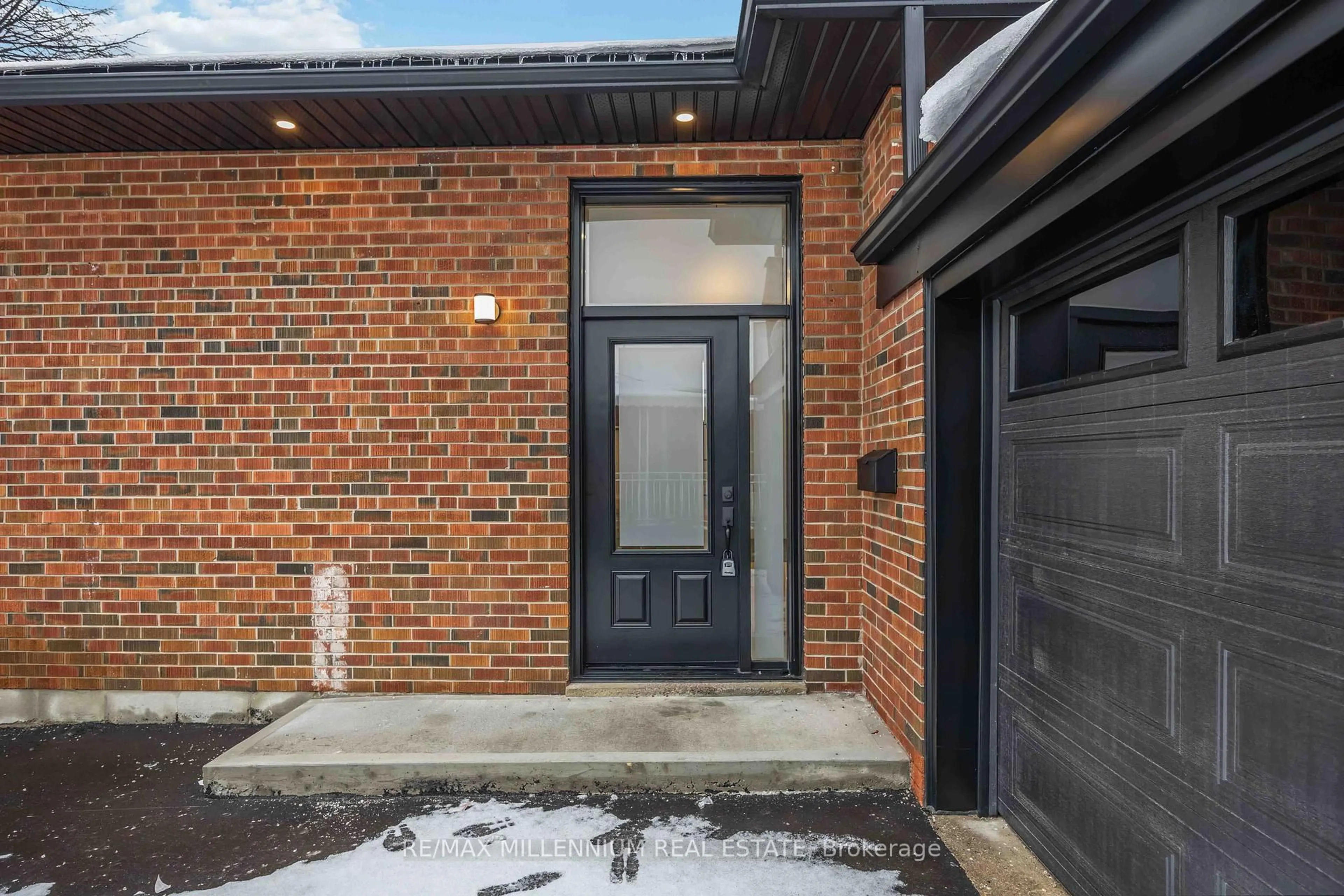 Unknown for 131 Applefield Dr, Toronto Ontario M1P 3Y5