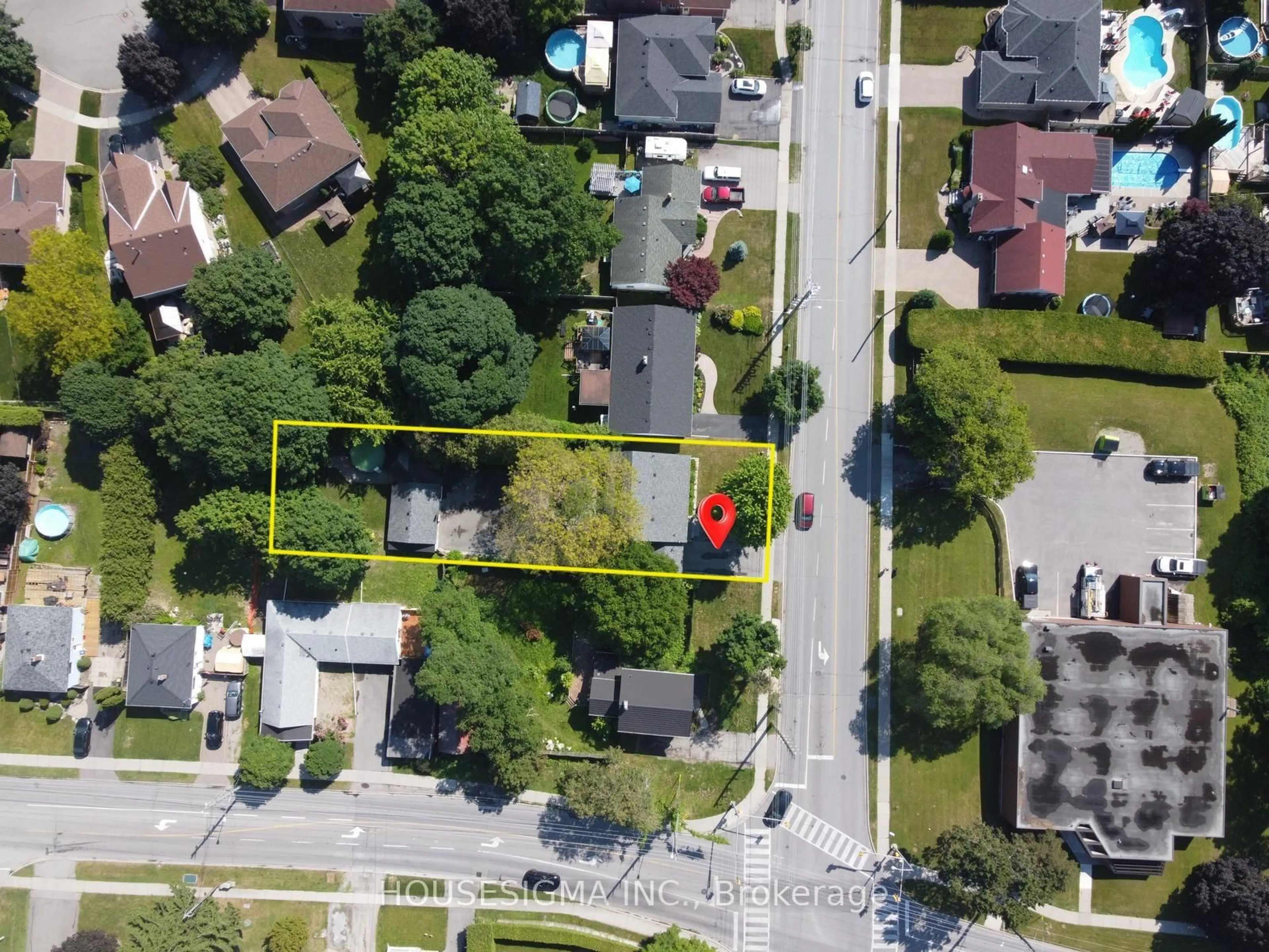 A pic from outside/outdoor area/front of a property/back of a property/a pic from drone, street for 4 Concession St, Clarington Ontario L1C 1Y1
