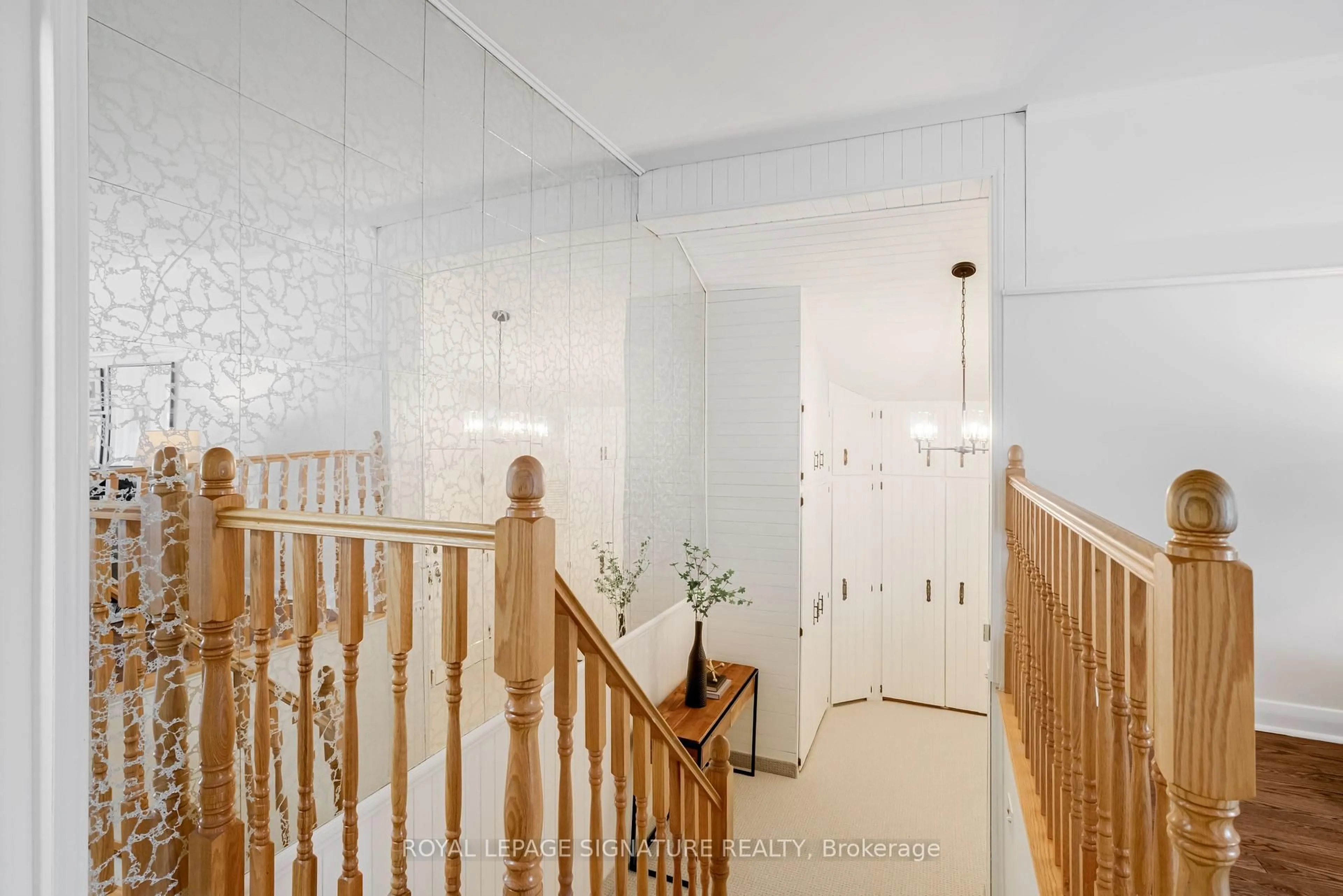 Indoor foyer for 11 Mackinac Cres, Toronto Ontario M1J 1P8
