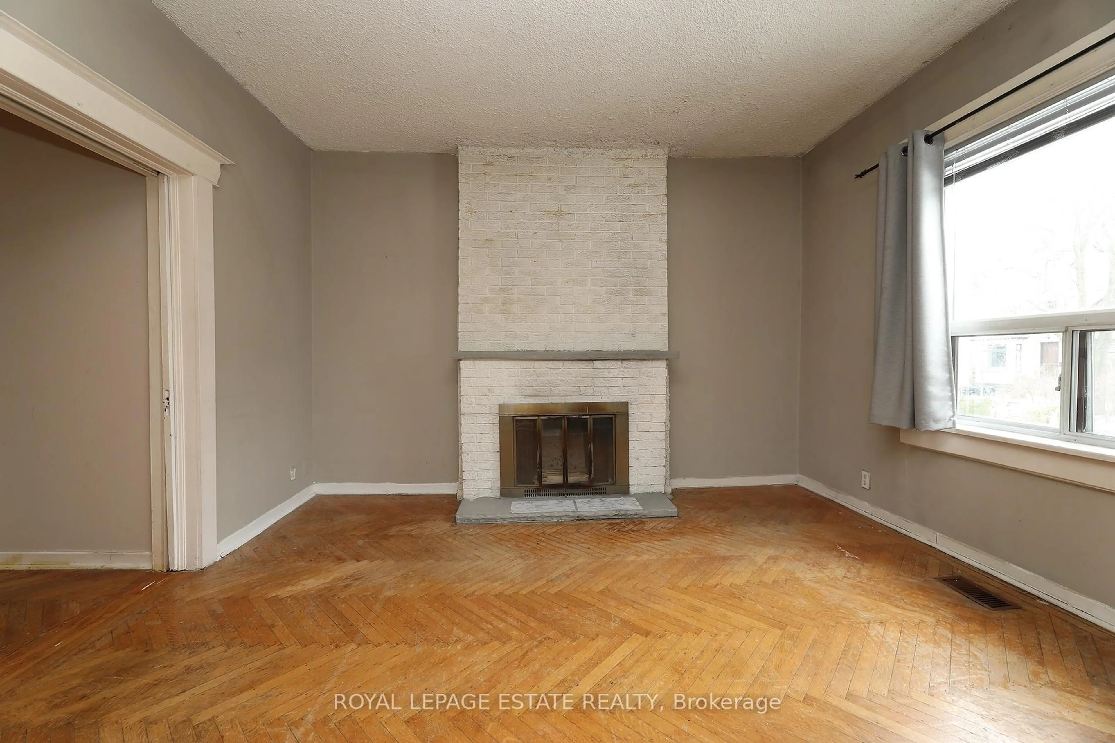 A pic of a room for 183 Waverley Rd, Toronto Ontario M4L 3T4