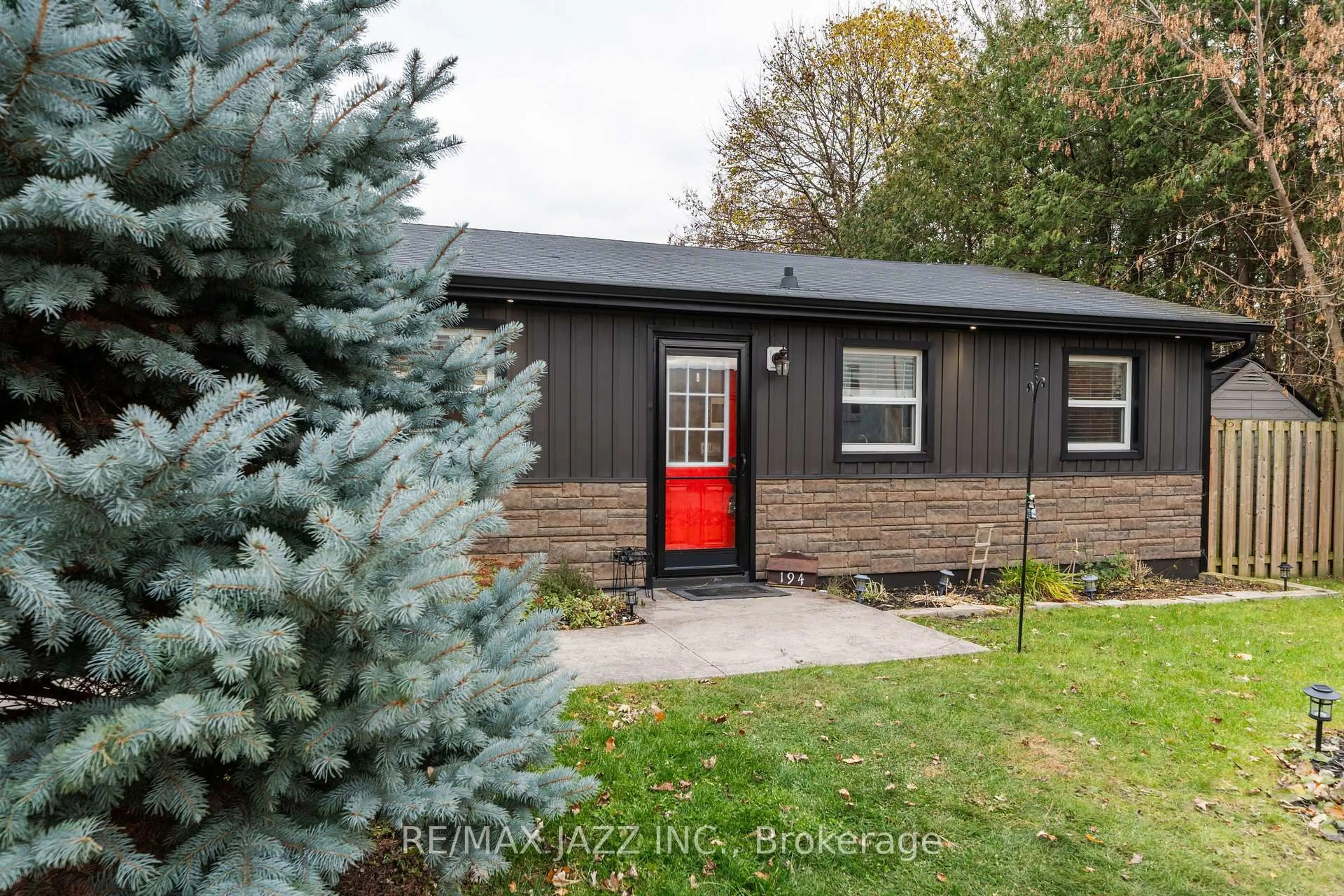 Unknown for 194 Liberty St, Clarington Ontario L1C 2M5