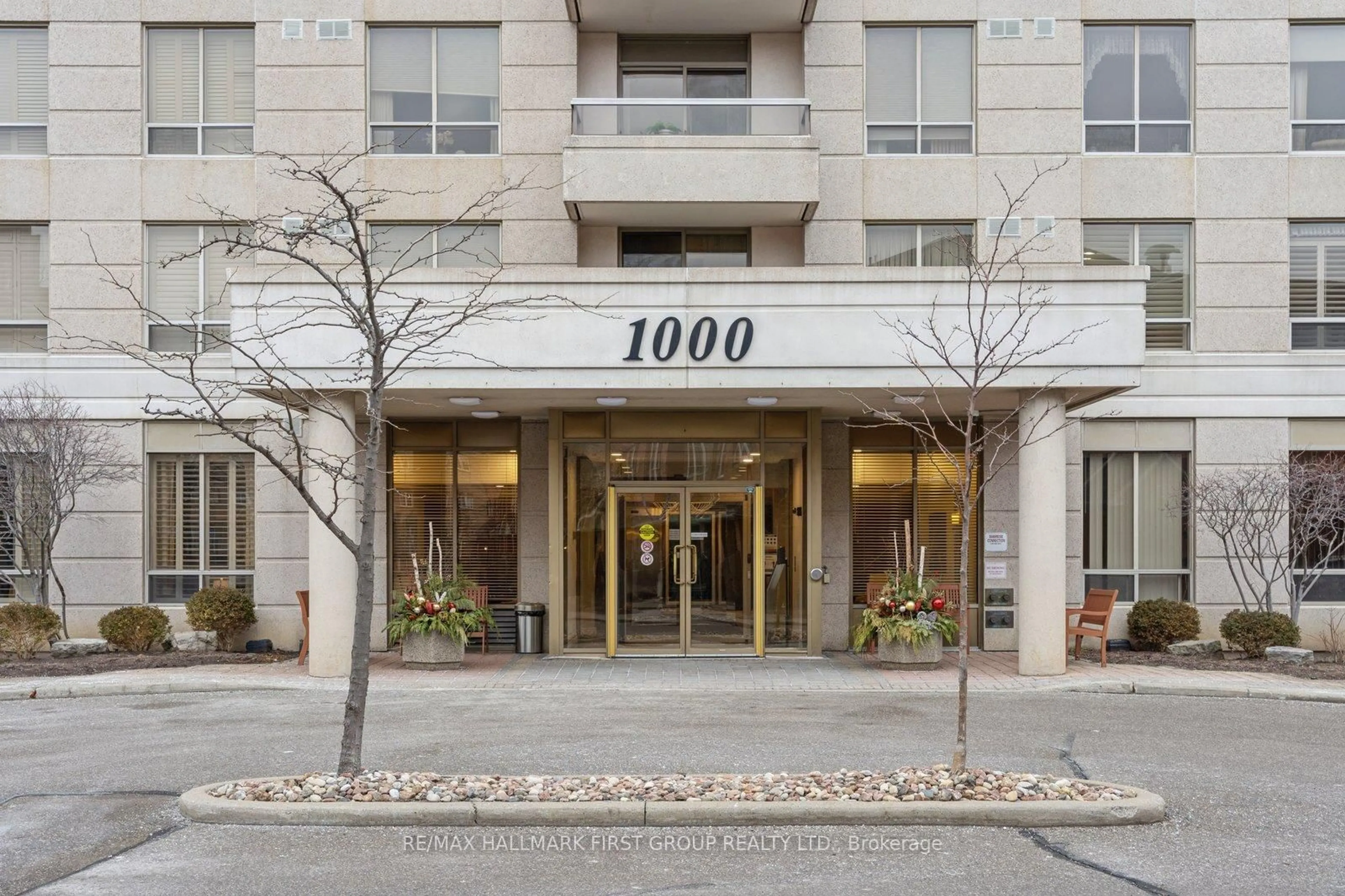 Indoor foyer for 1000 The Esplanade #208, Pickering Ontario L1V 6V4