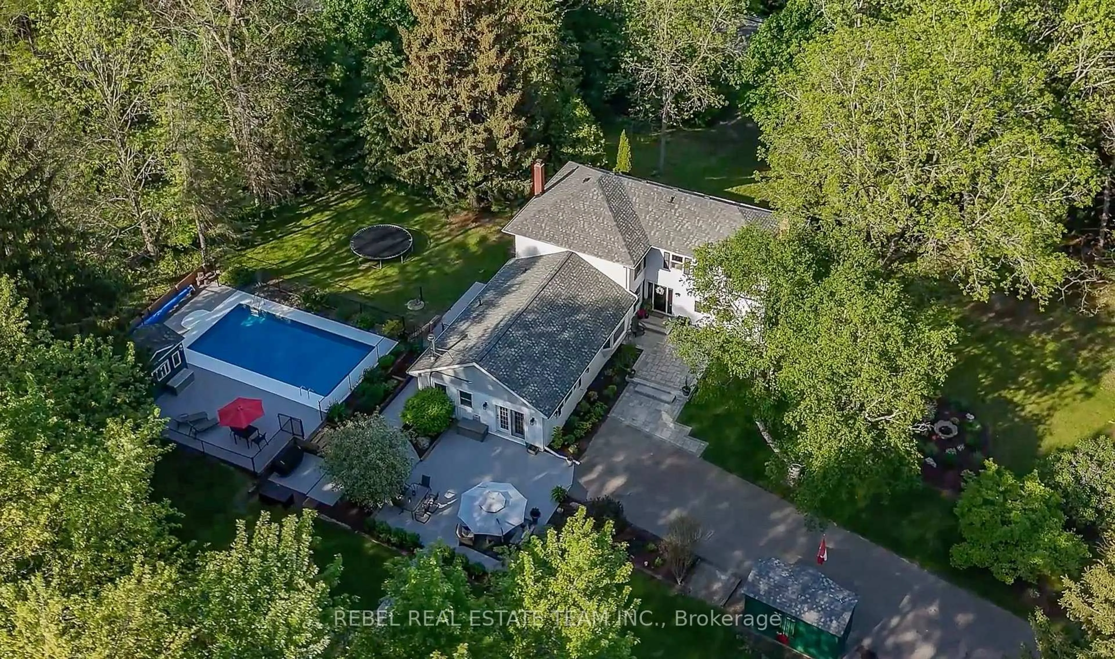 A pic from outside/outdoor area/front of a property/back of a property/a pic from drone, unknown for 5462 Main St, Clarington Ontario L0B 1M0