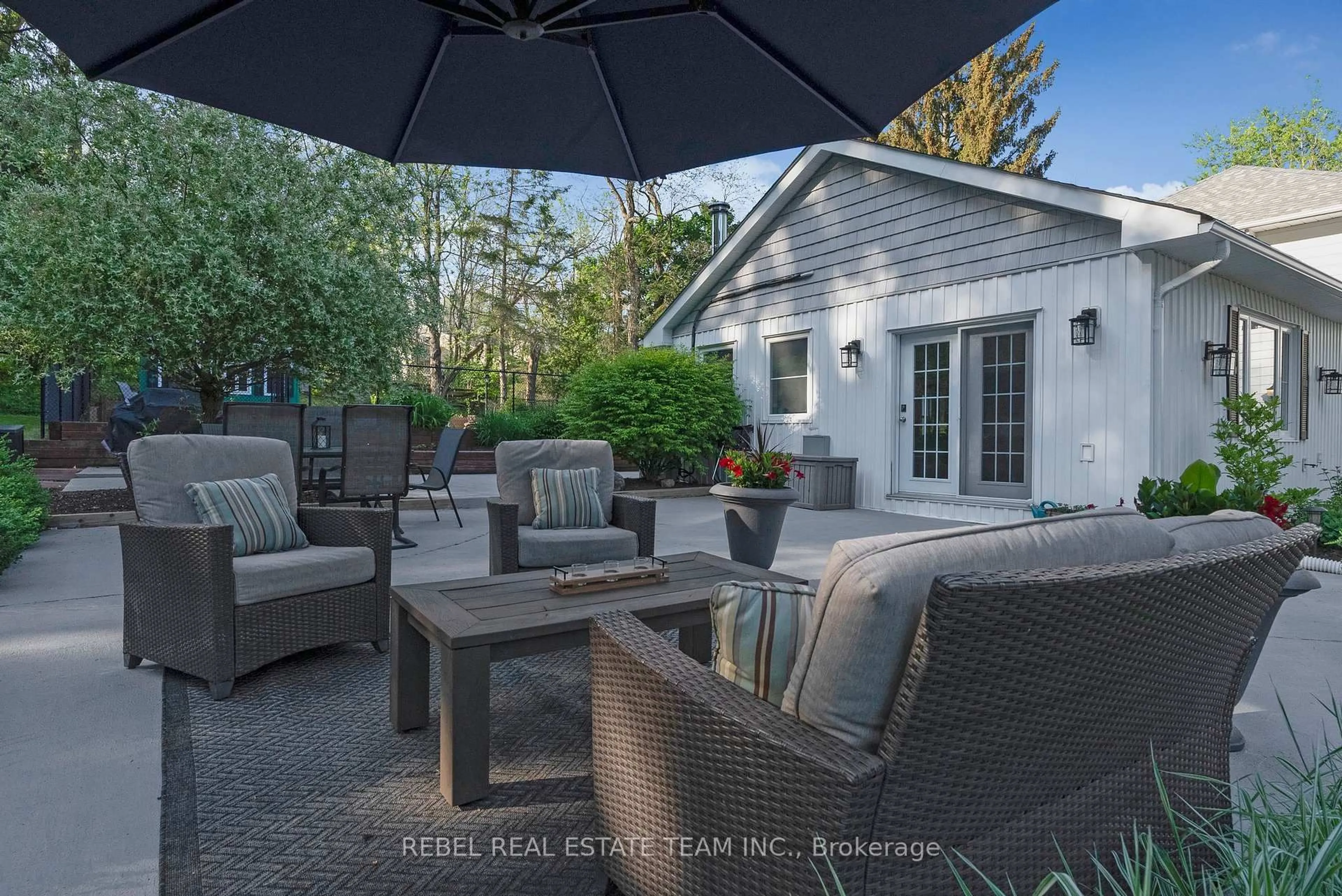 Patio, unknown for 5462 Main St, Clarington Ontario L0B 1M0