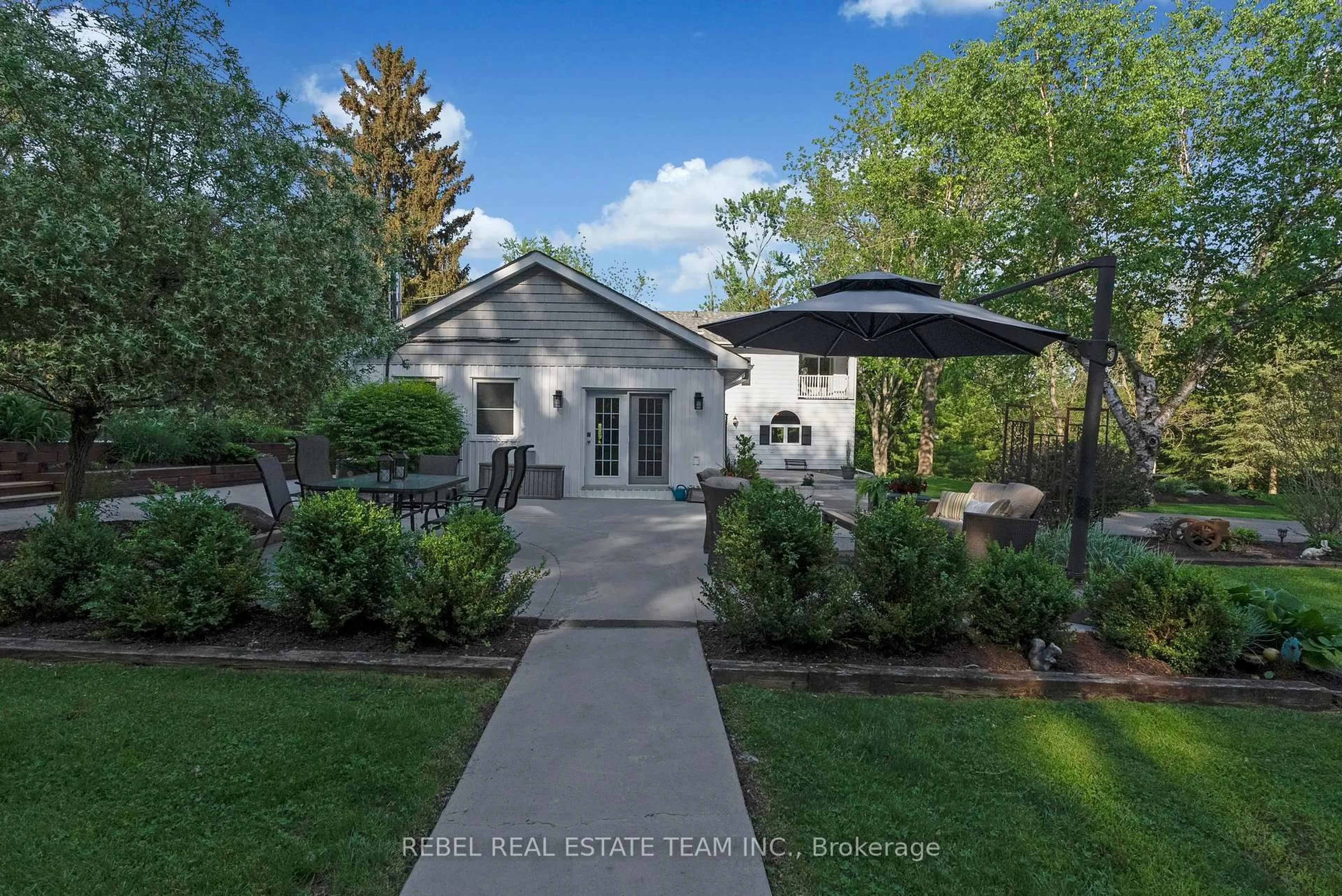 A pic from outside/outdoor area/front of a property/back of a property/a pic from drone, street for 5462 Main St, Clarington Ontario L0B 1M0