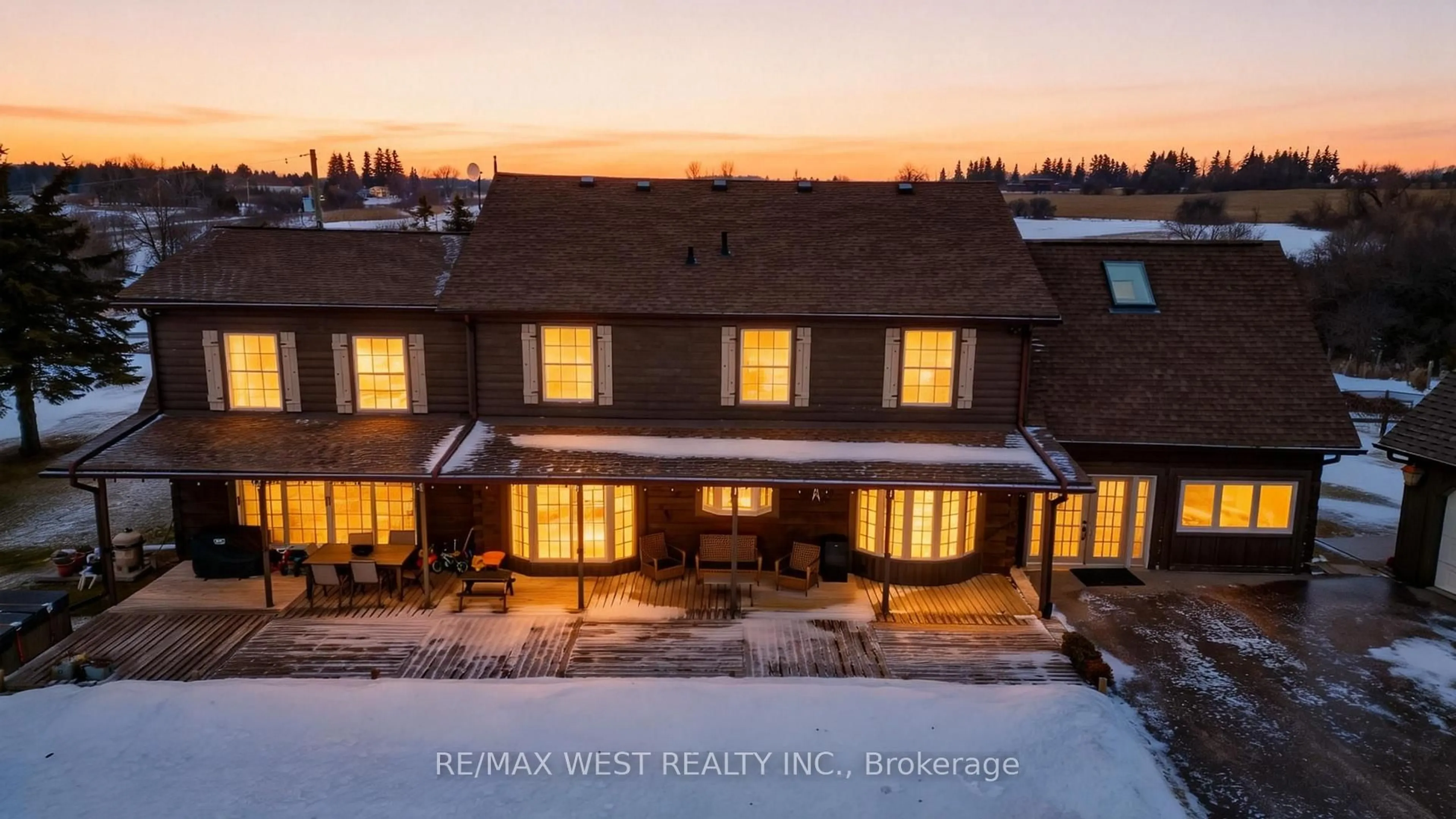 A pic from outside/outdoor area/front of a property/back of a property/a pic from drone, unknown for 9695 Duffs Rd, Whitby Ontario L0B 1A0