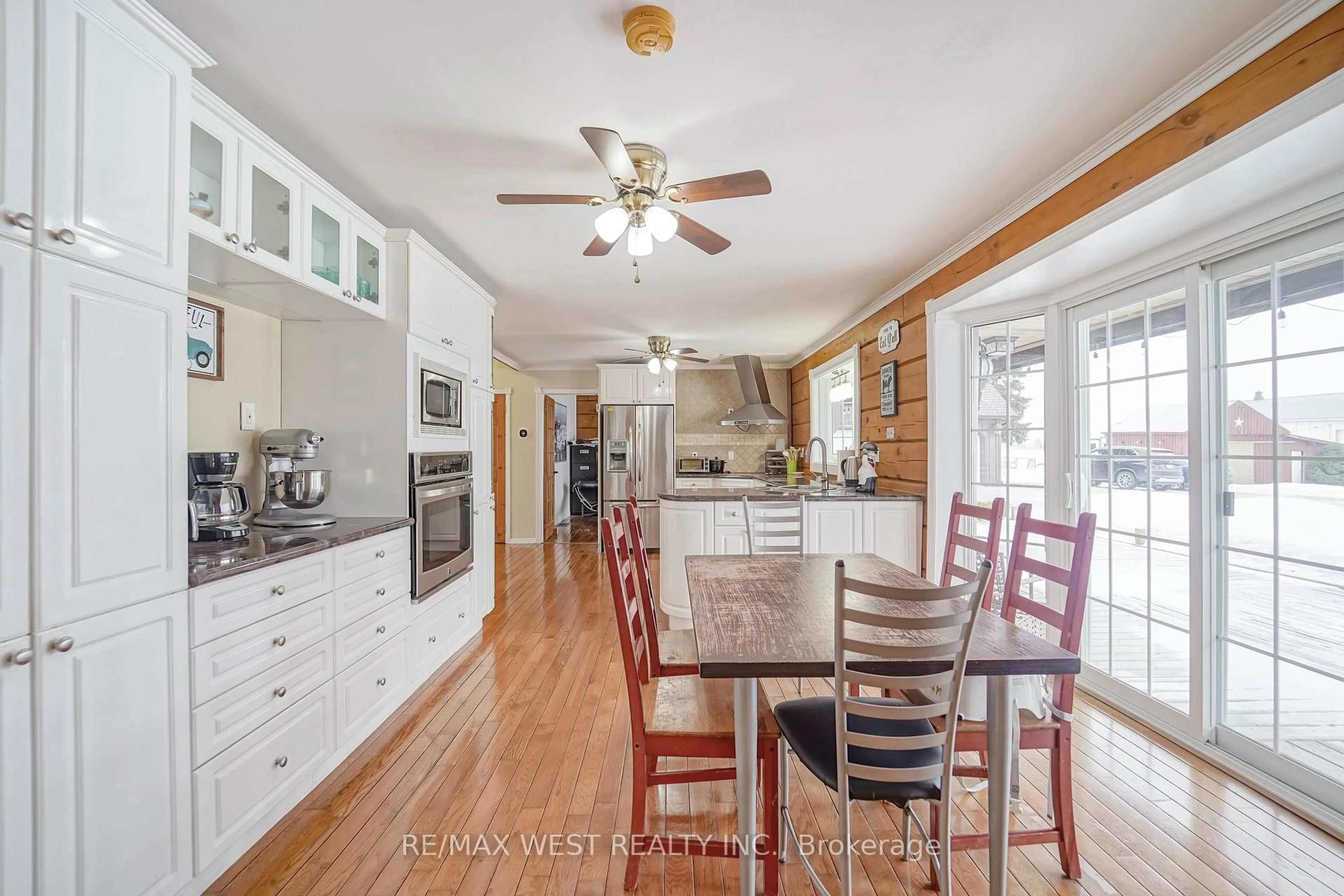 Open concept kitchen, wood/laminate floor for 9695 Duffs Rd, Whitby Ontario L0B 1A0