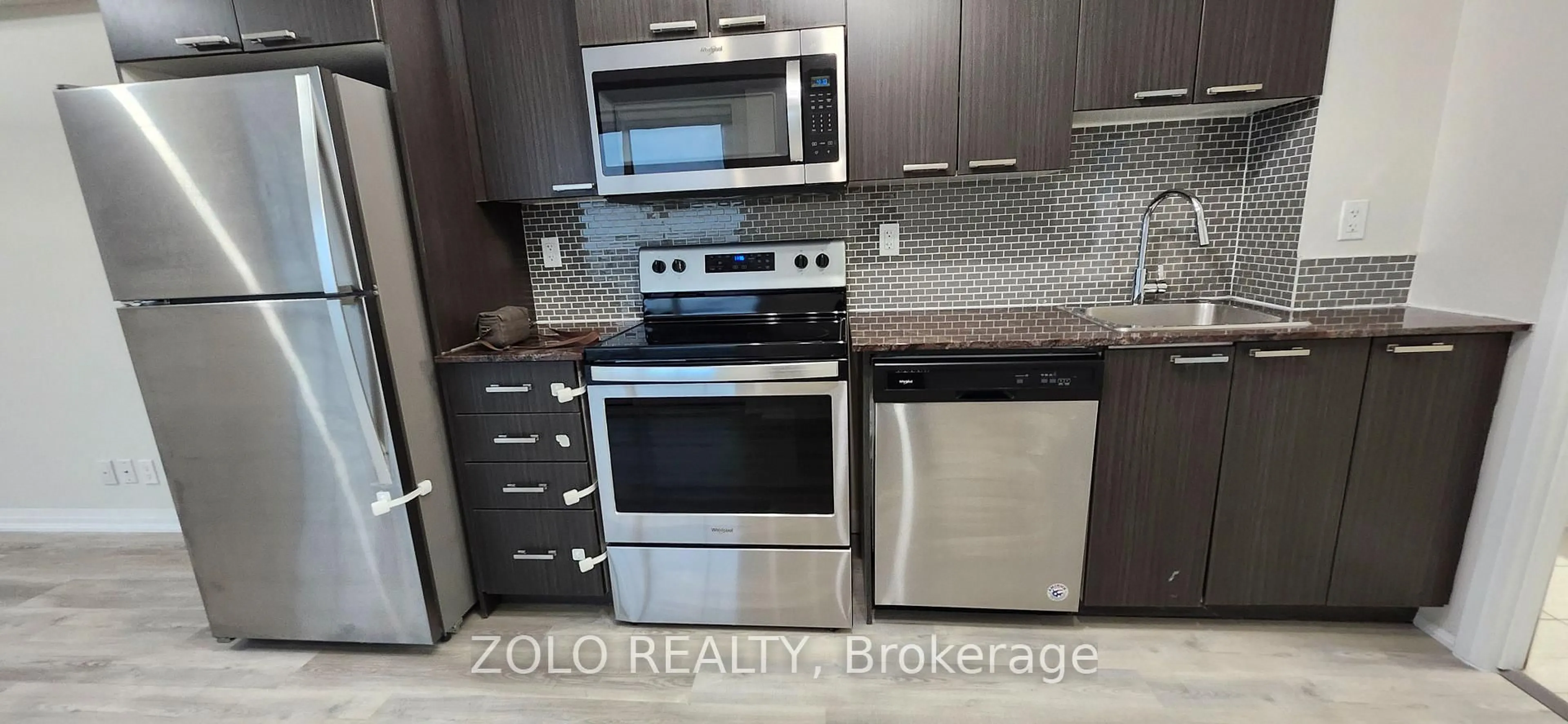 Standard kitchen, unknown for 2150 Lawrence Ave #1703, Toronto Ontario M1R 3A7