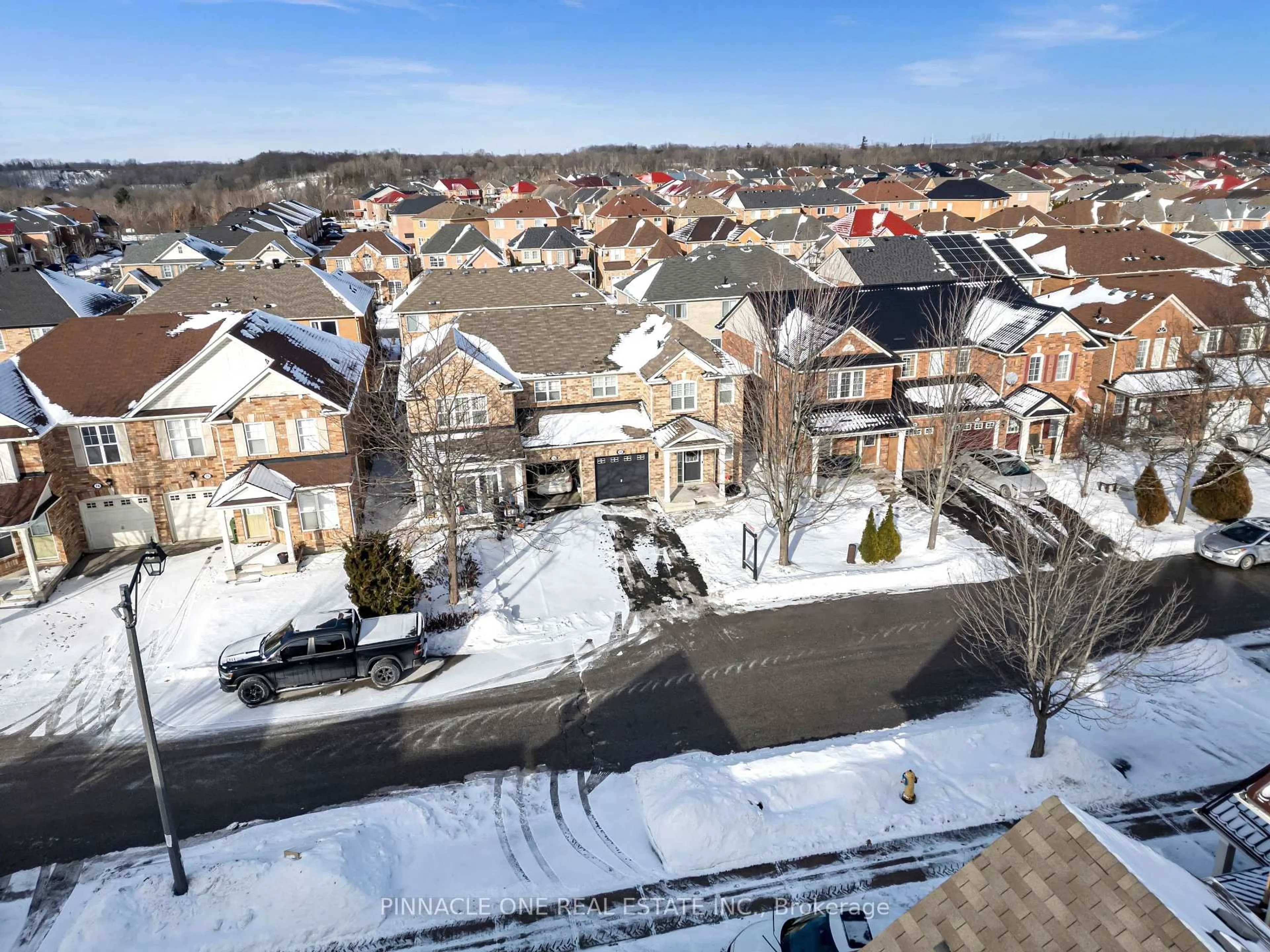 A pic from outside/outdoor area/front of a property/back of a property/a pic from drone, street for 80 Millcar Dr, Toronto Ontario M1B 6G3