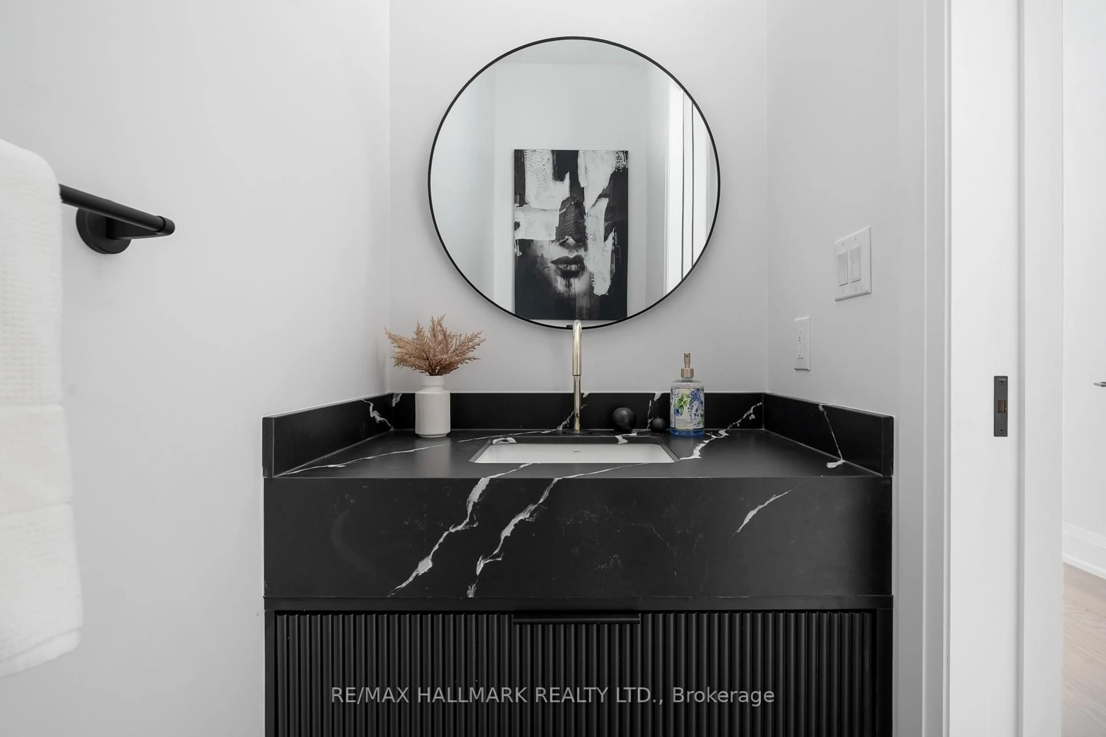 Contemporary bathroom, ceramic/tile floor for 36 Karnwood Dr, Toronto Ontario M1L 2Z5