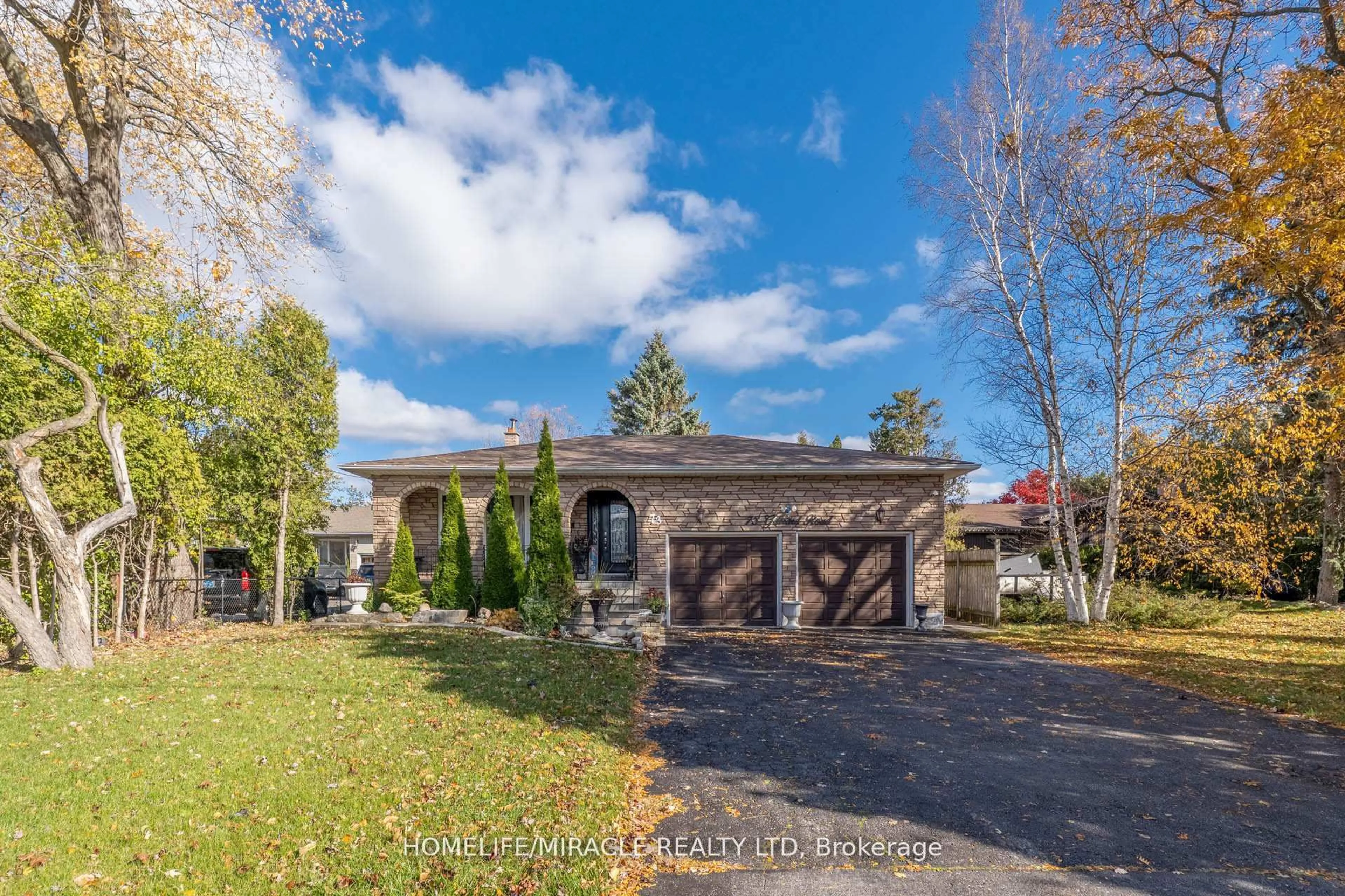 A pic from outside/outdoor area/front of a property/back of a property/a pic from drone, street for 73 Garrard Rd, Whitby Ontario L1N 3K4