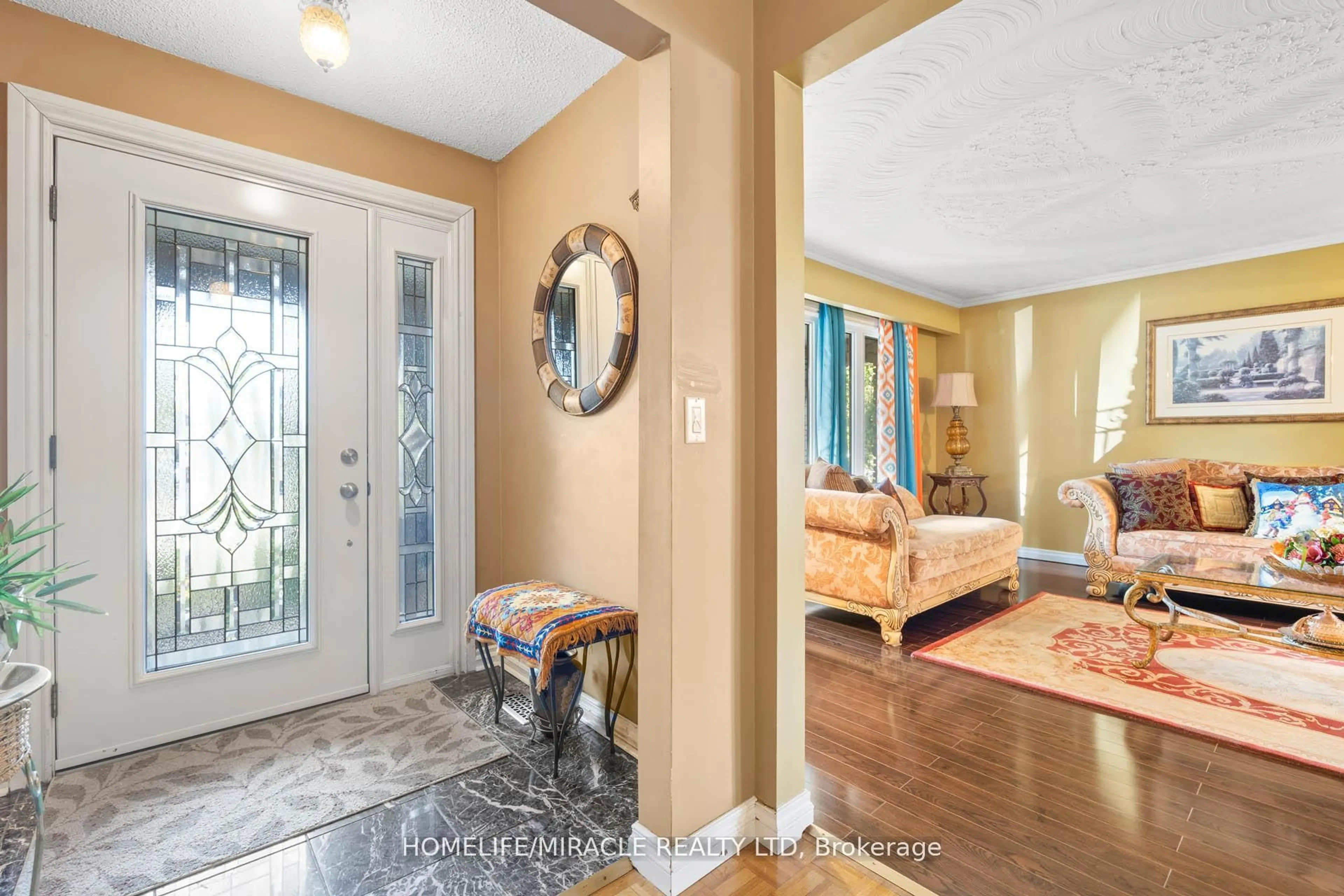 Indoor entryway for 73 Garrard Rd, Whitby Ontario L1N 3K4