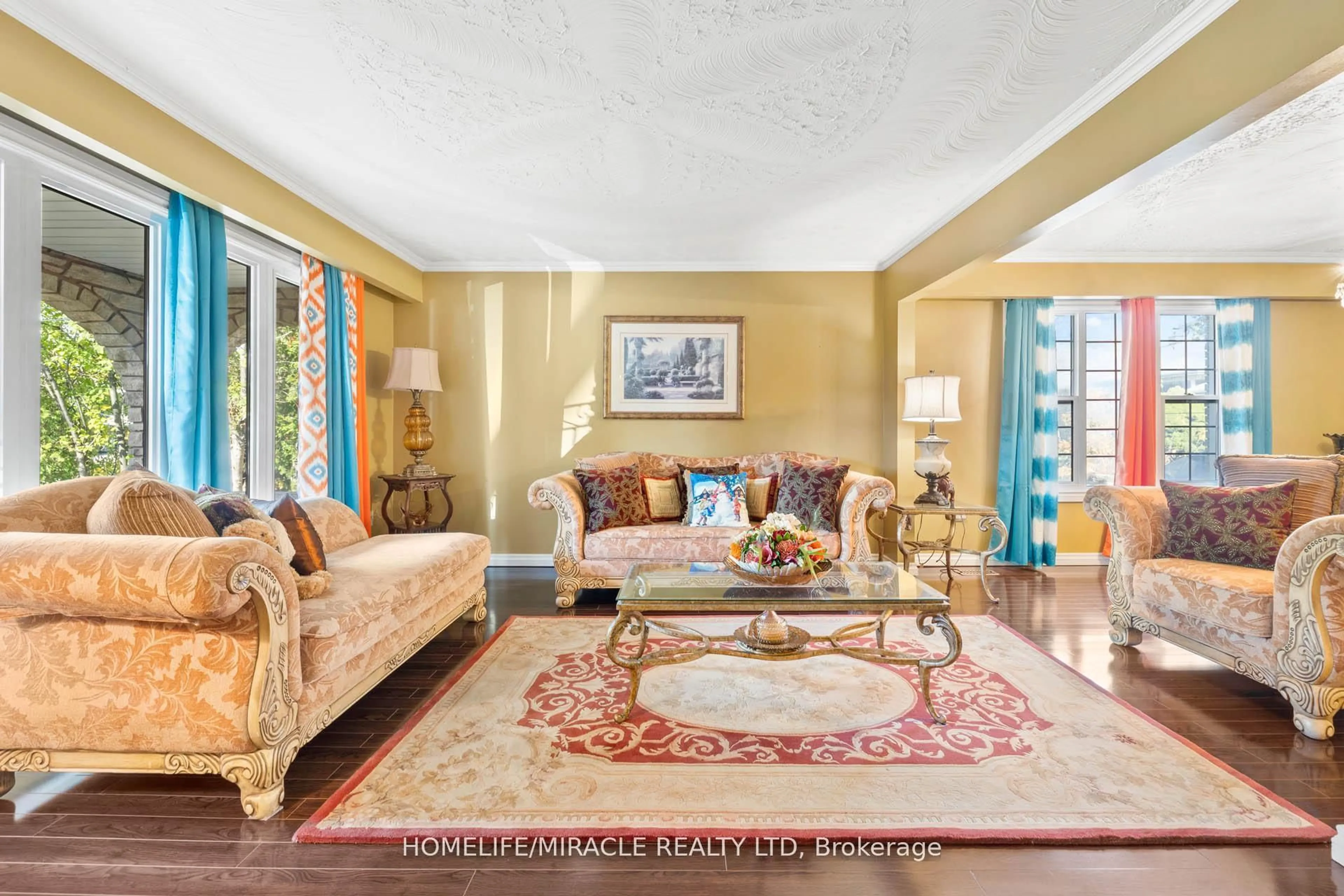 Living room with furniture, unknown for 73 Garrard Rd, Whitby Ontario L1N 3K4