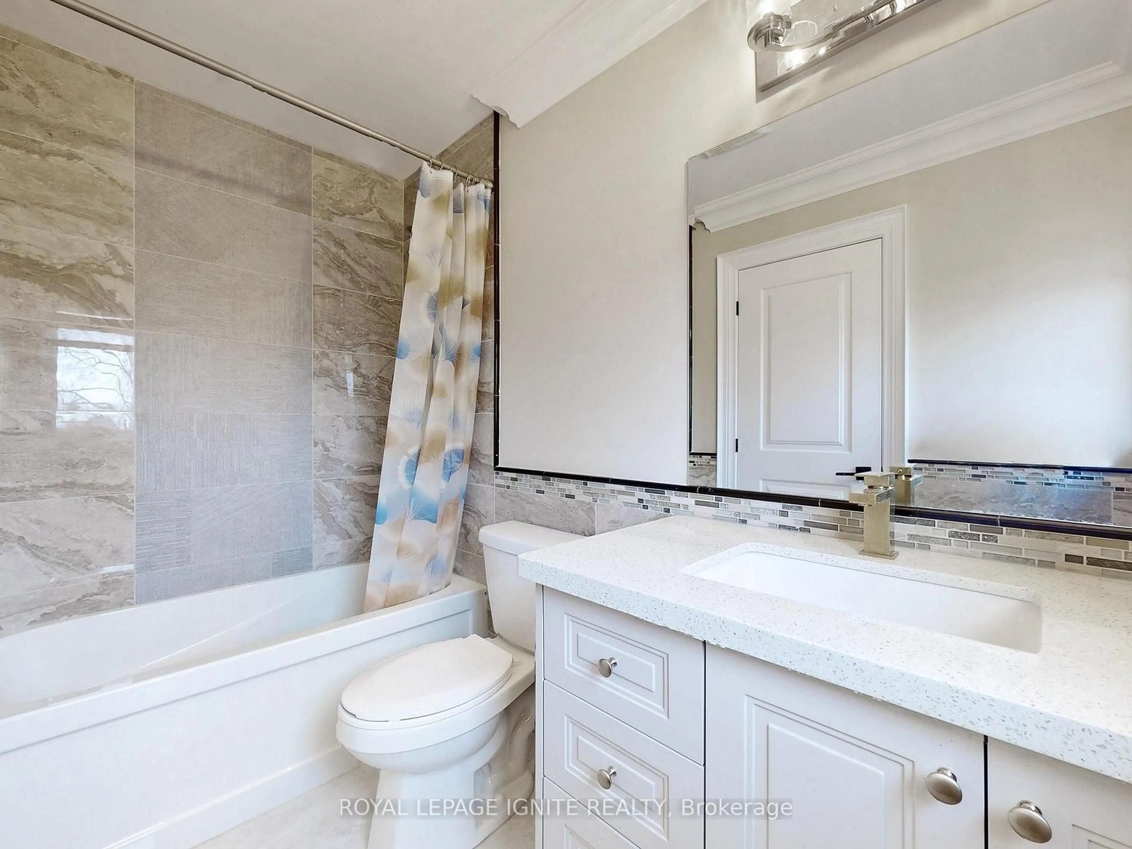 Contemporary bathroom, ceramic/tile floor for 20 Chatterton Blvd, Toronto Ontario M1M 2G2