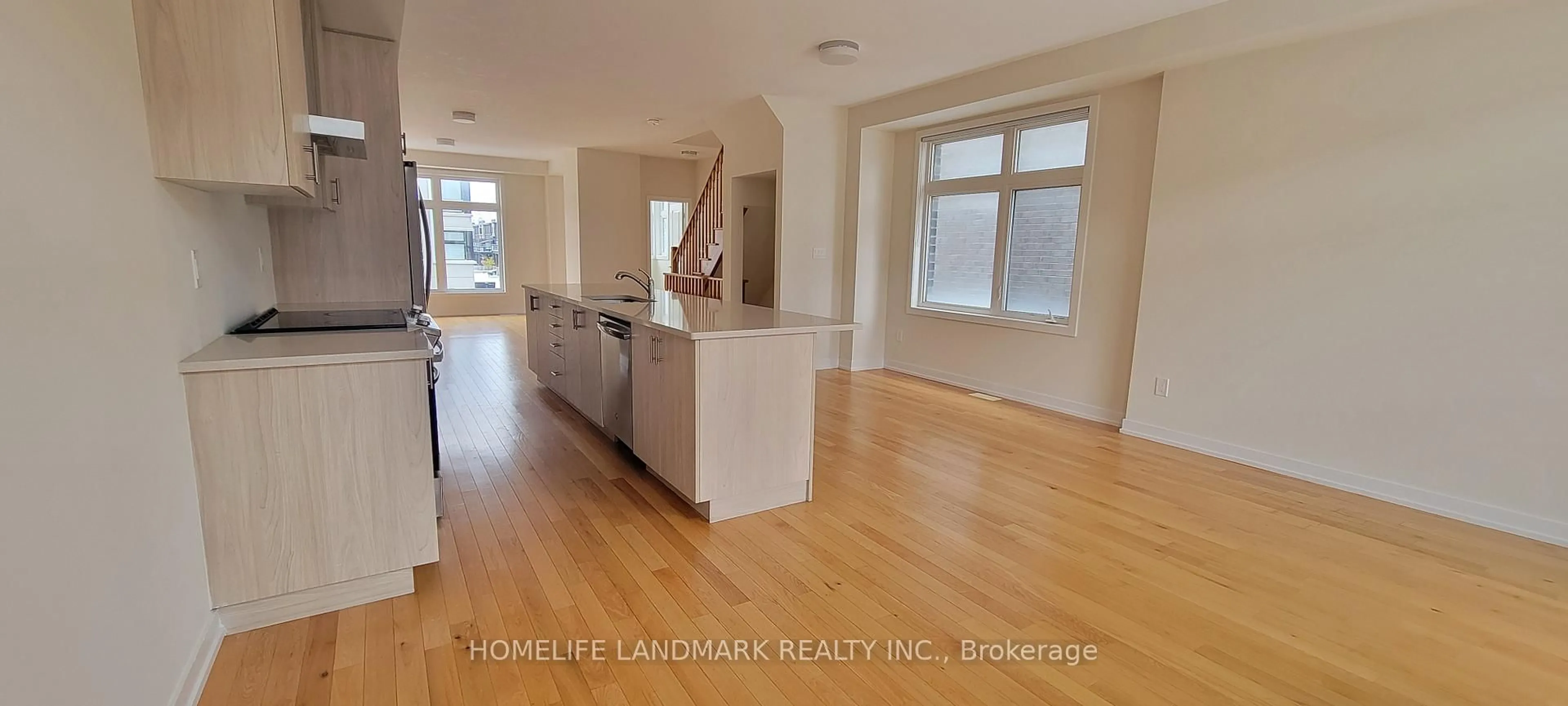 Open concept kitchen, unknown for 2514 Castlegate Crossing, Pickering Ontario L1X 0H6