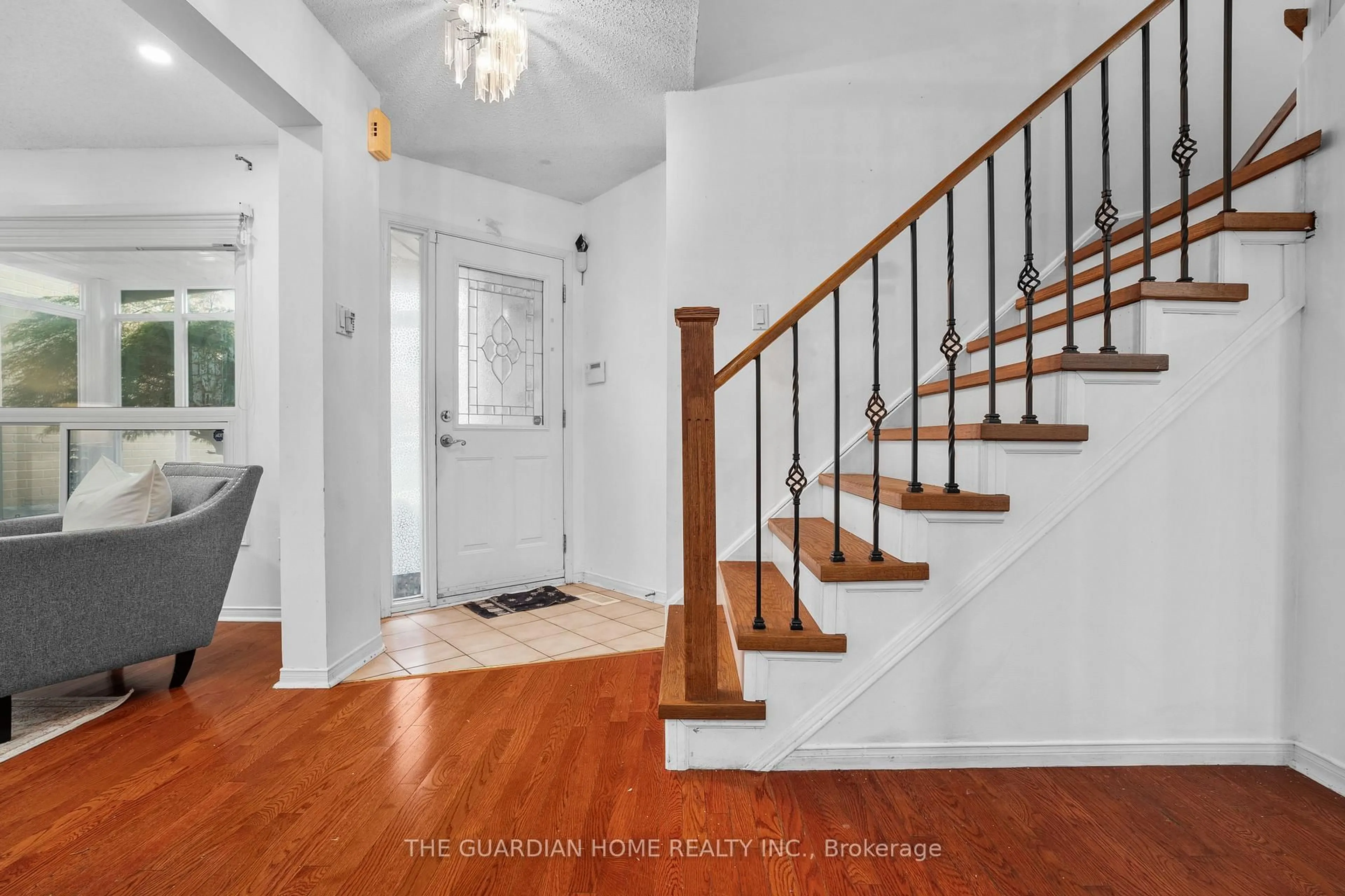 Indoor entryway for 40 Parkins Dr, Ajax Ontario L1T 3L2