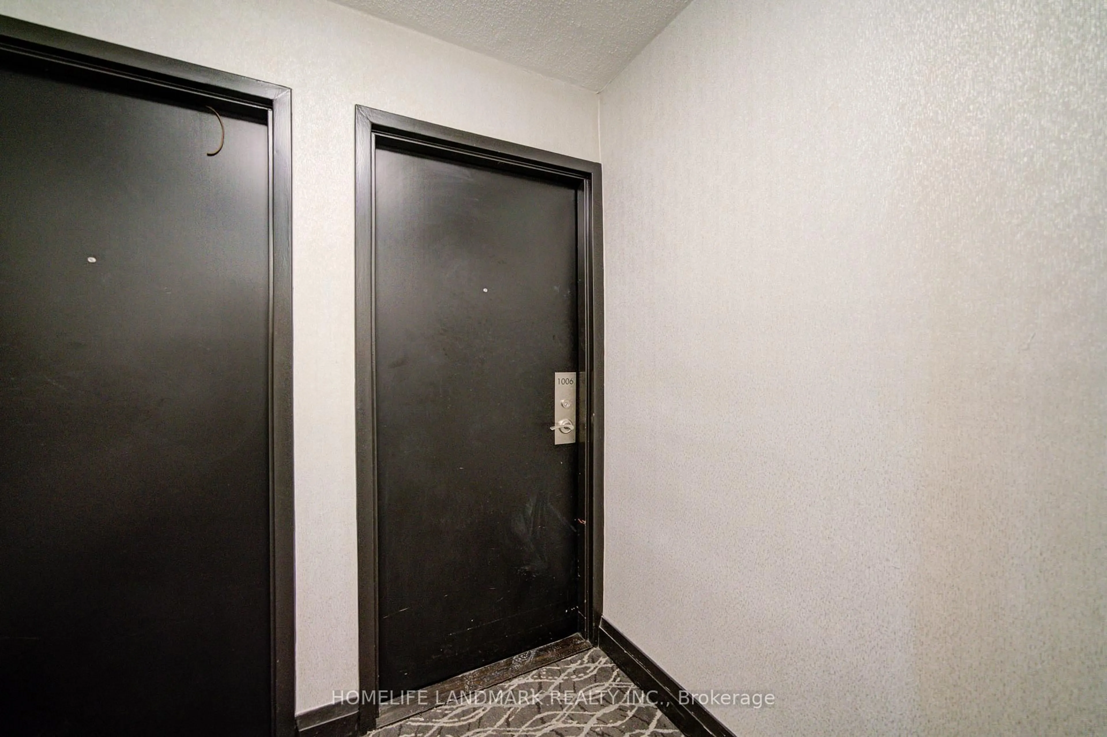 Indoor foyer for 2721 Victoria Park Ave #1006, Toronto Ontario M1T 3N6