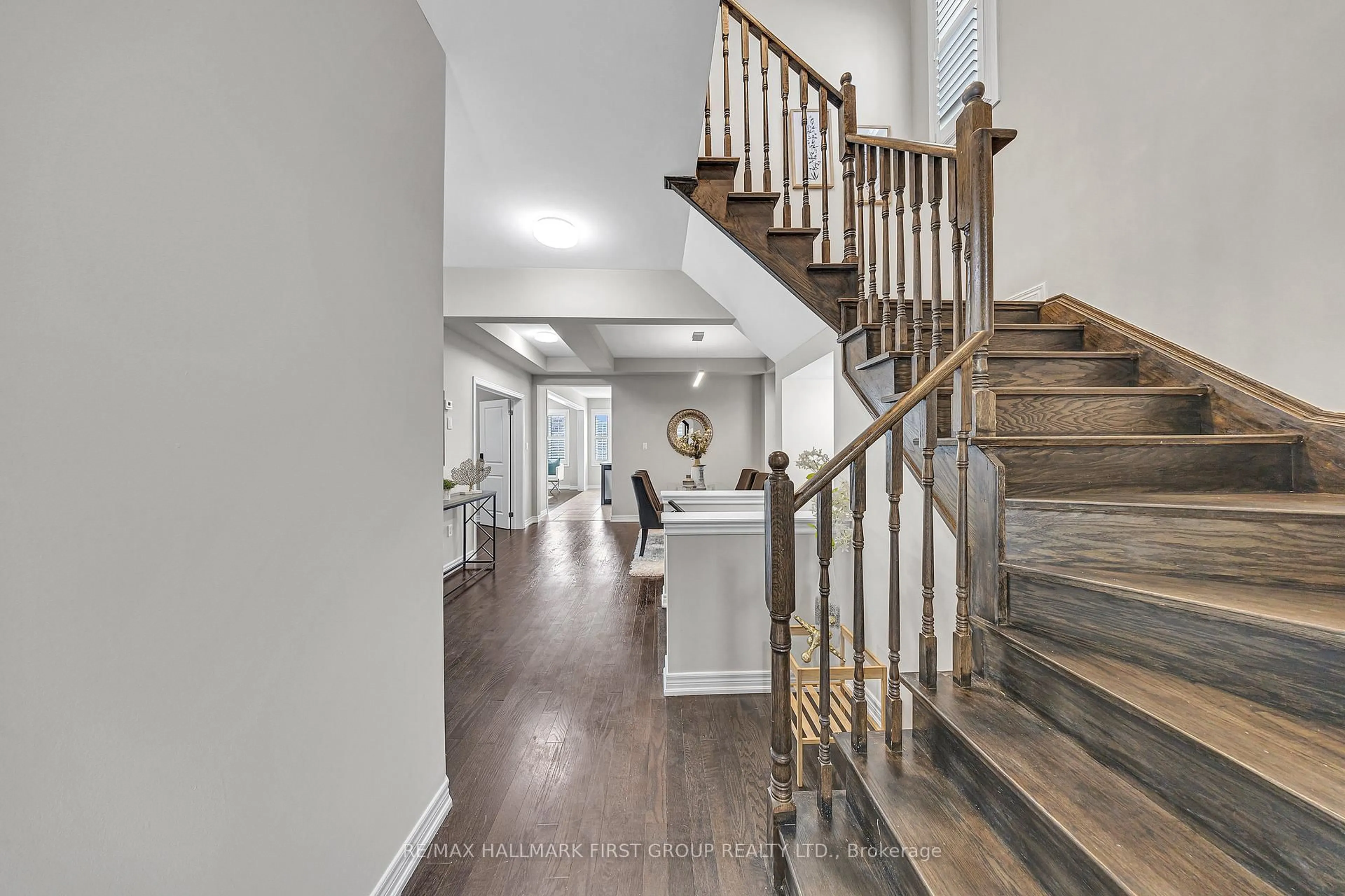 Indoor entryway for 111 Fred Jackman Ave, Clarington Ontario L1C 0T4