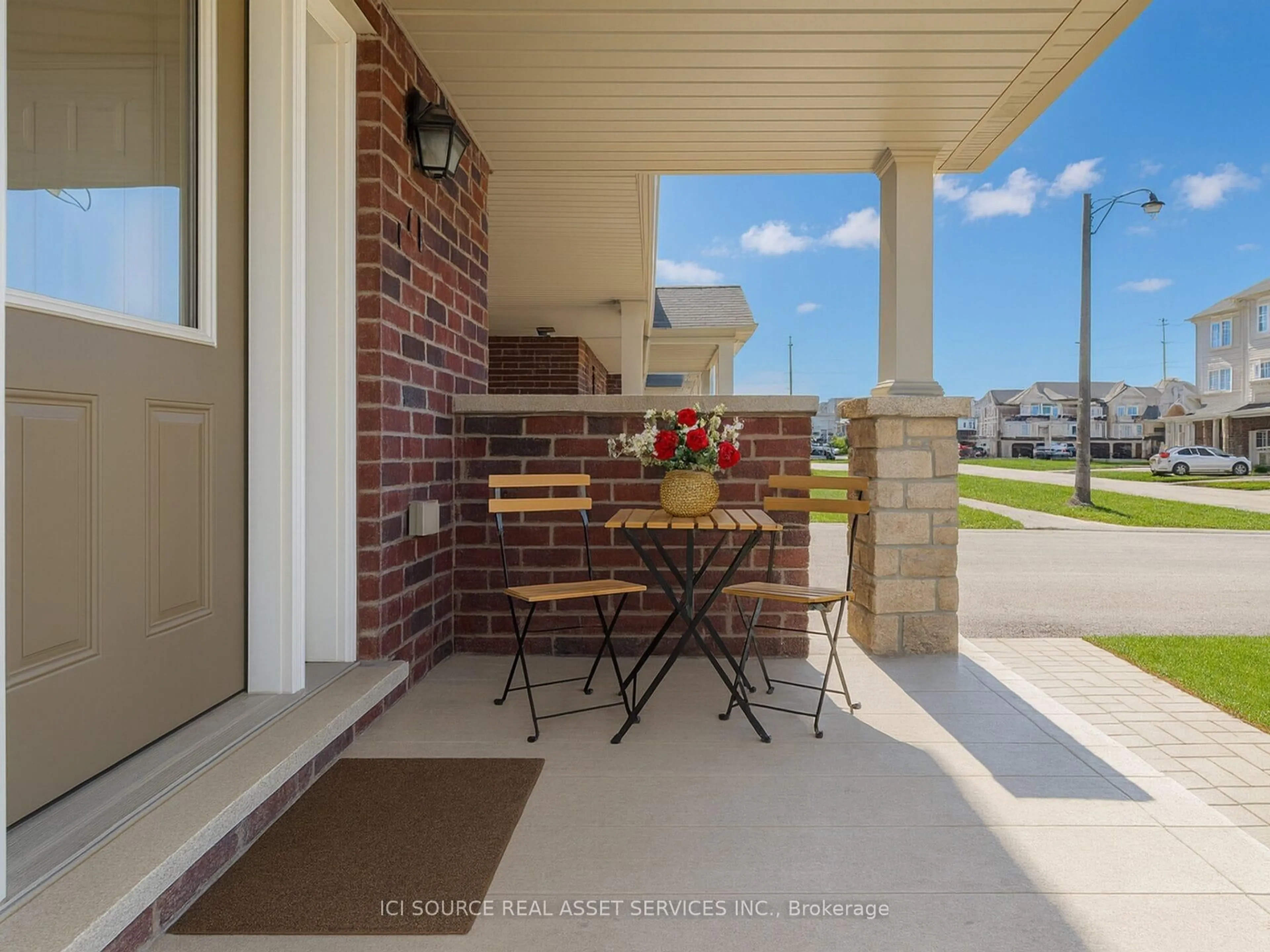 Patio, street for 71 Tabaret Cres, Oshawa Ontario L1L 0G5