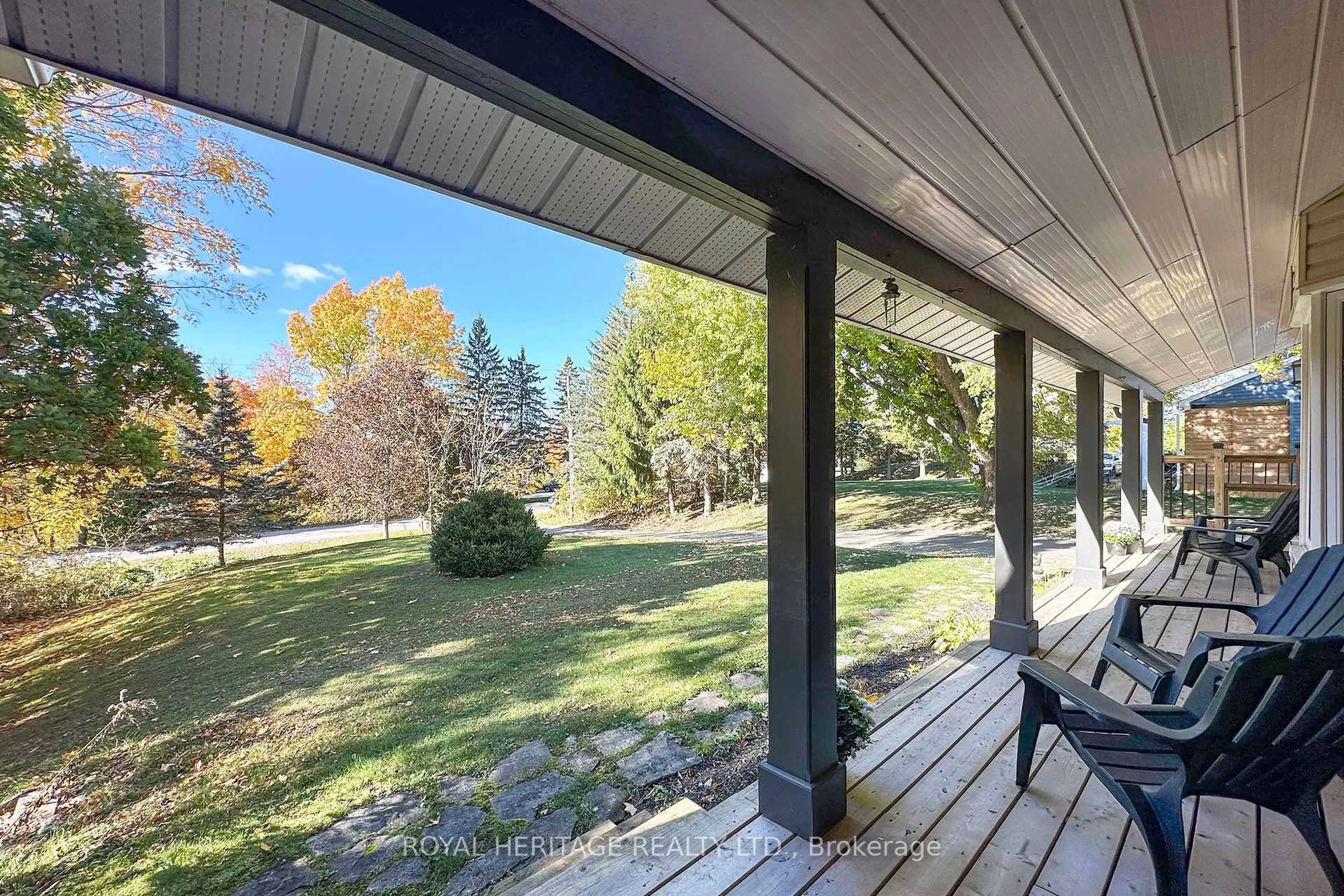Patio, forest/trees view for 31 Ambleside Dr, Scugog Ontario L9L 1B4