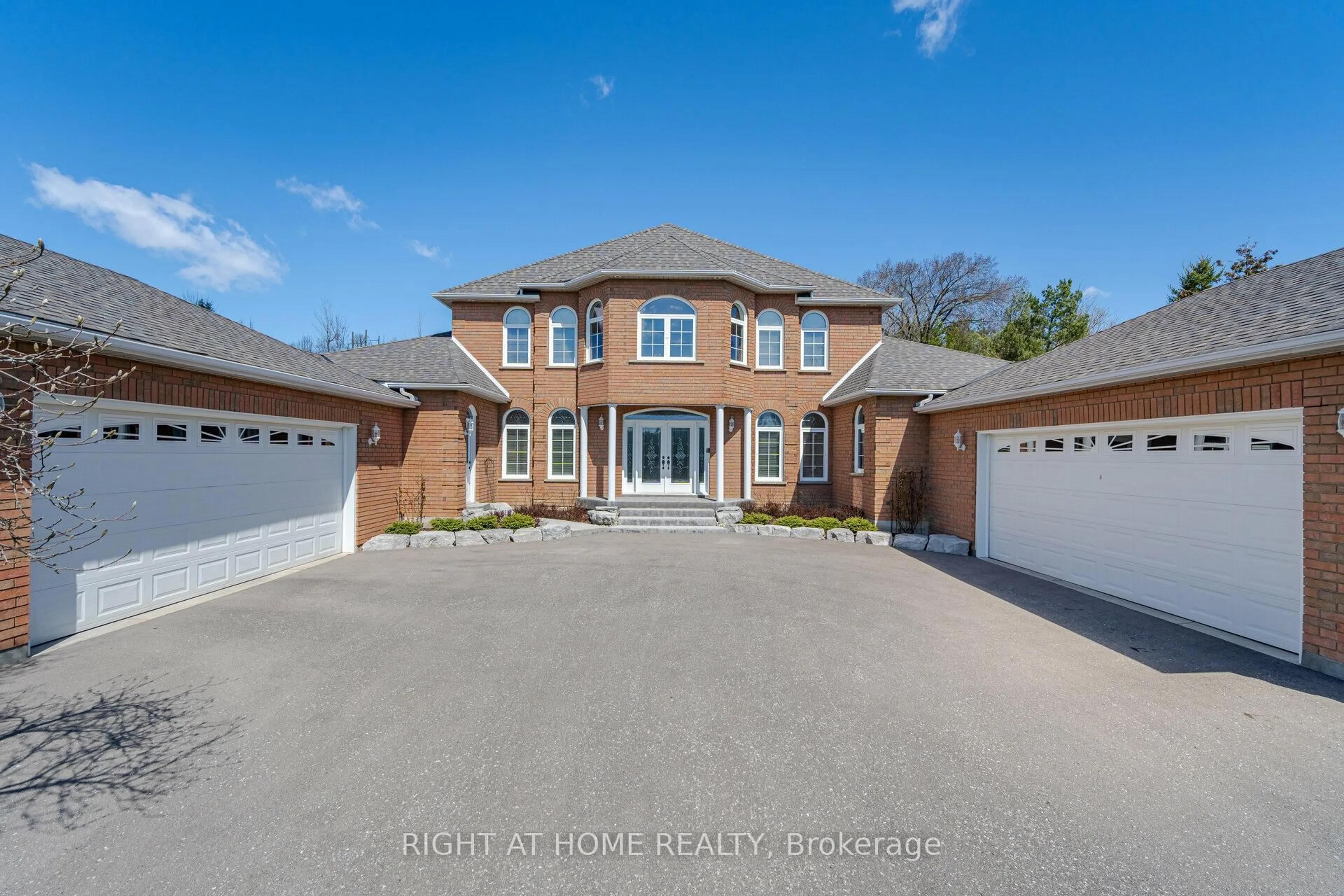 Home with brick exterior material, unknown for 6 Lord Duncan Crt, Clarington Ontario L1E 1Z5