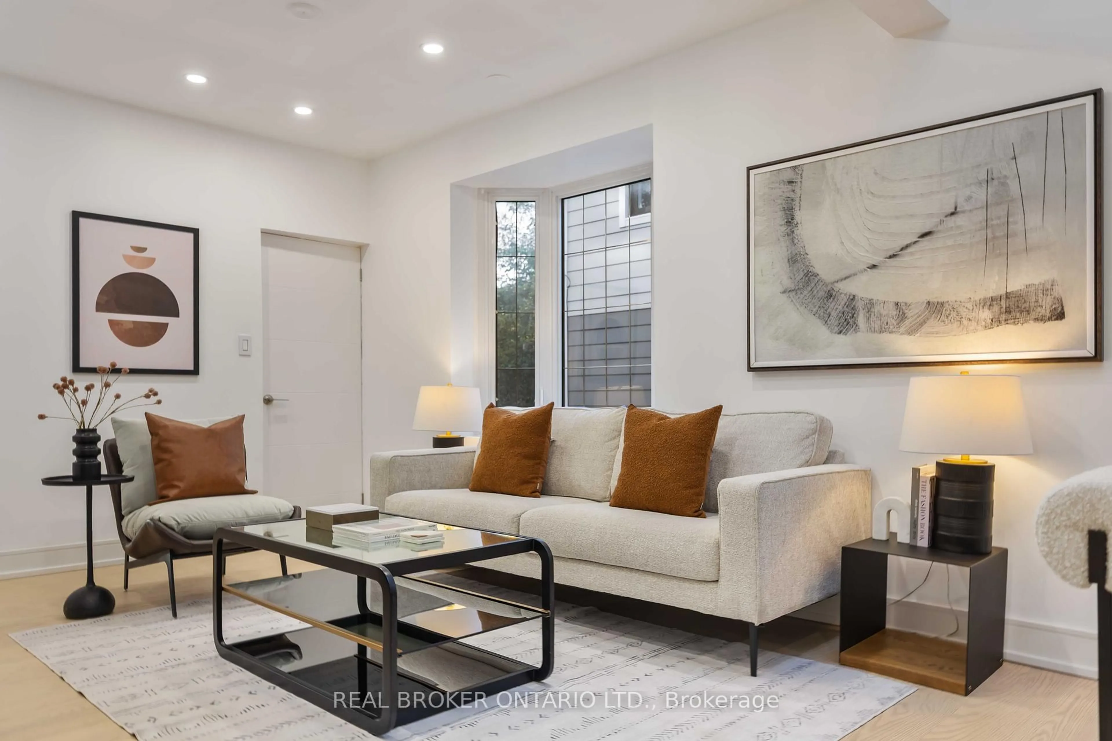 Living room with furniture, unknown for 152 Pickering St, Toronto Ontario M4E 3J7