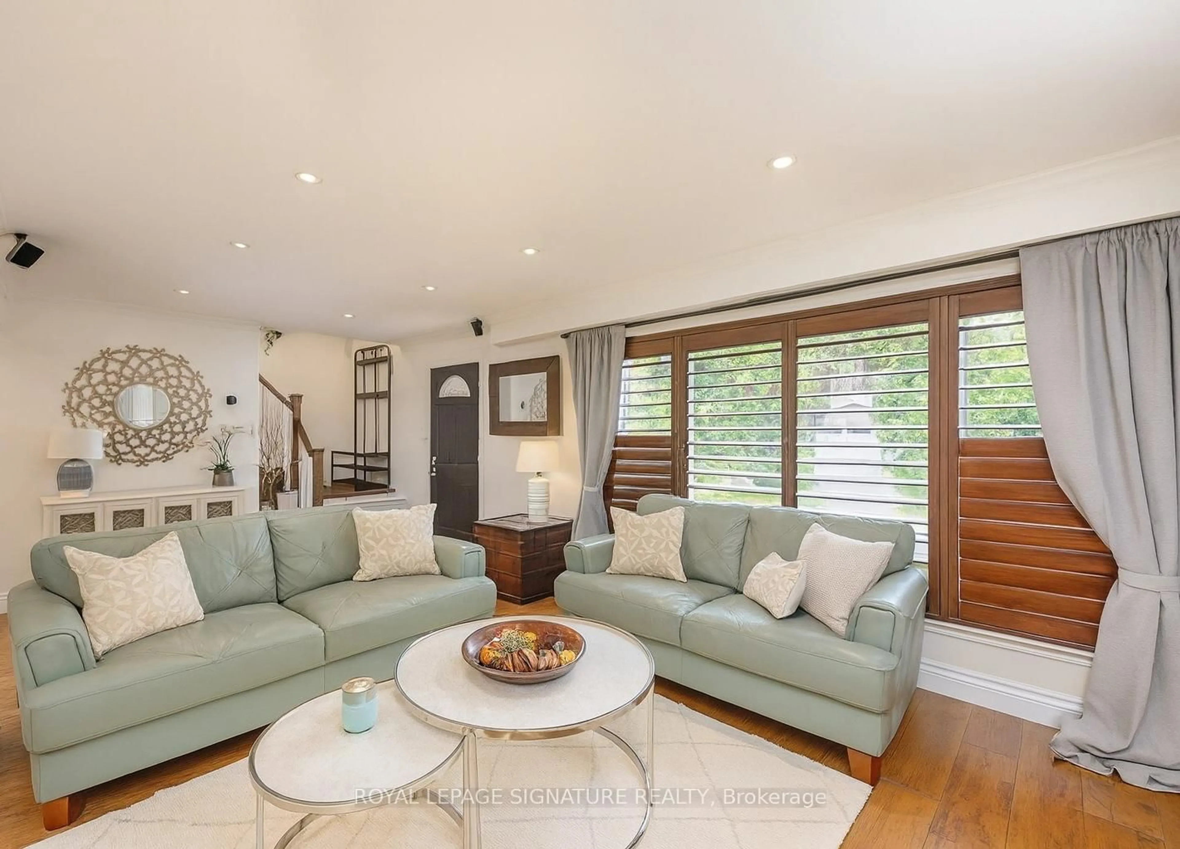 Living room with furniture, unknown for 105 Catalina Dr, Toronto Ontario M1M 1K7